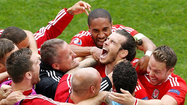 Wales vs Slovakia (2-1): Bale ghi ban thang lich su hinh anh