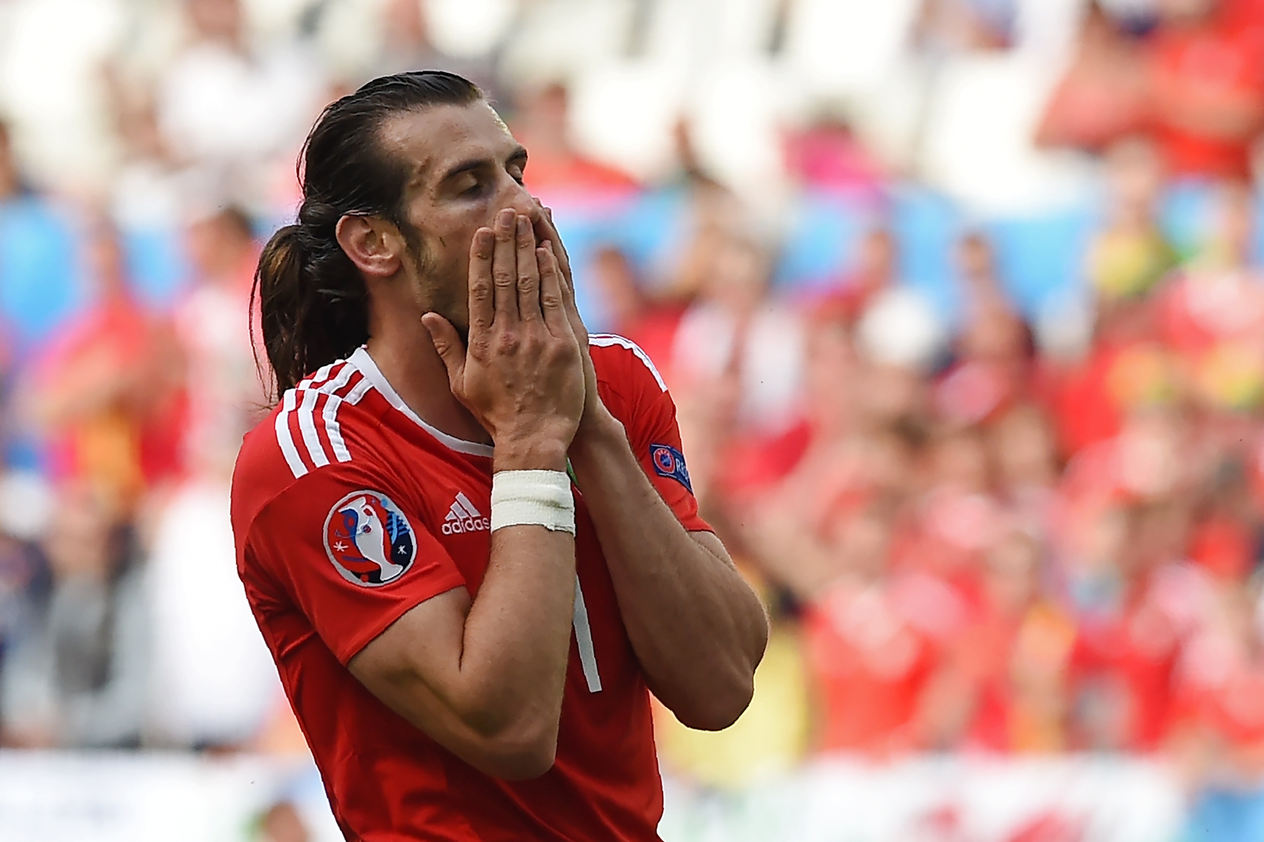 Bale tỏa sang ảnh 6 Bale toa sang anh 6