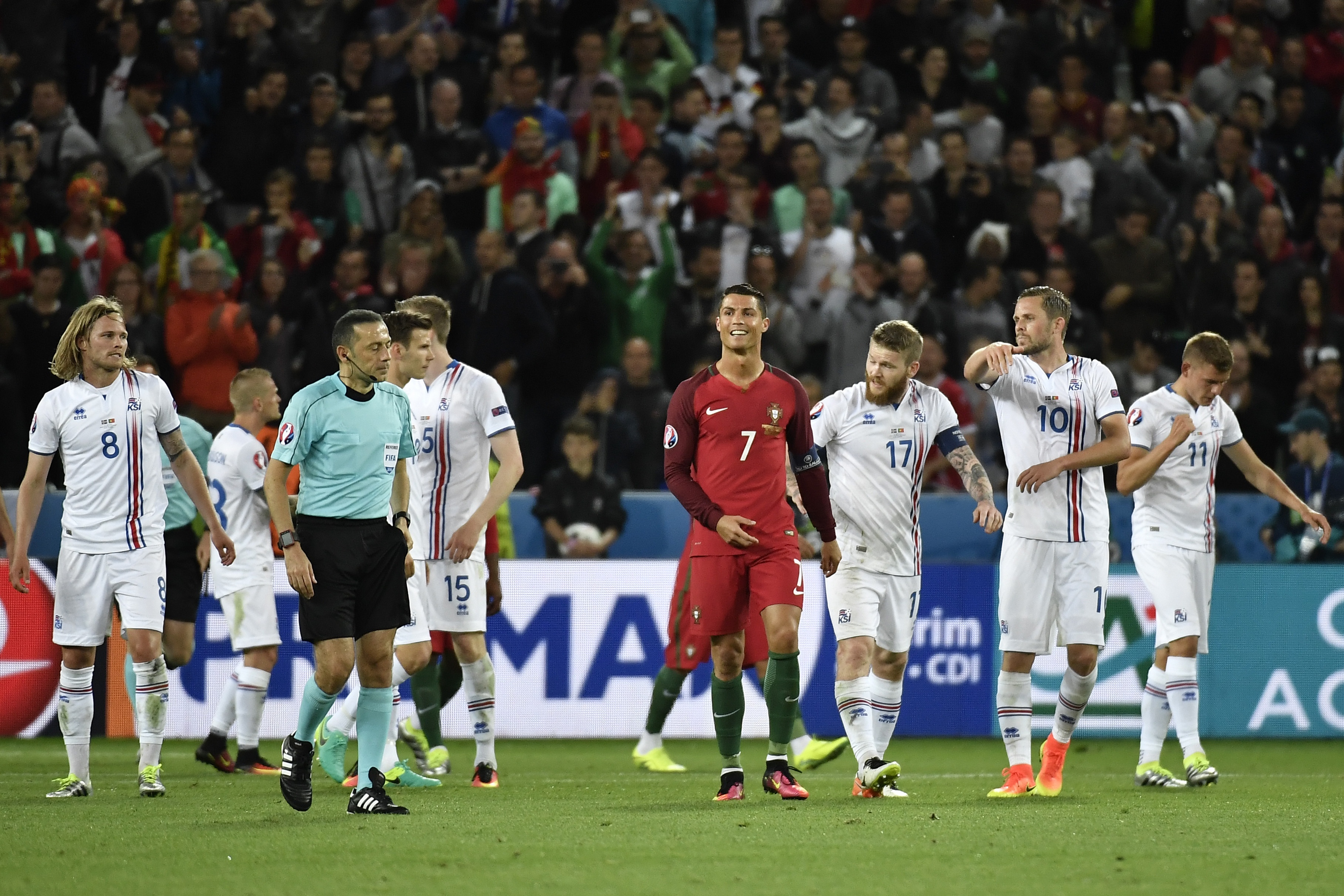 Ronaldo bat luc anh 4