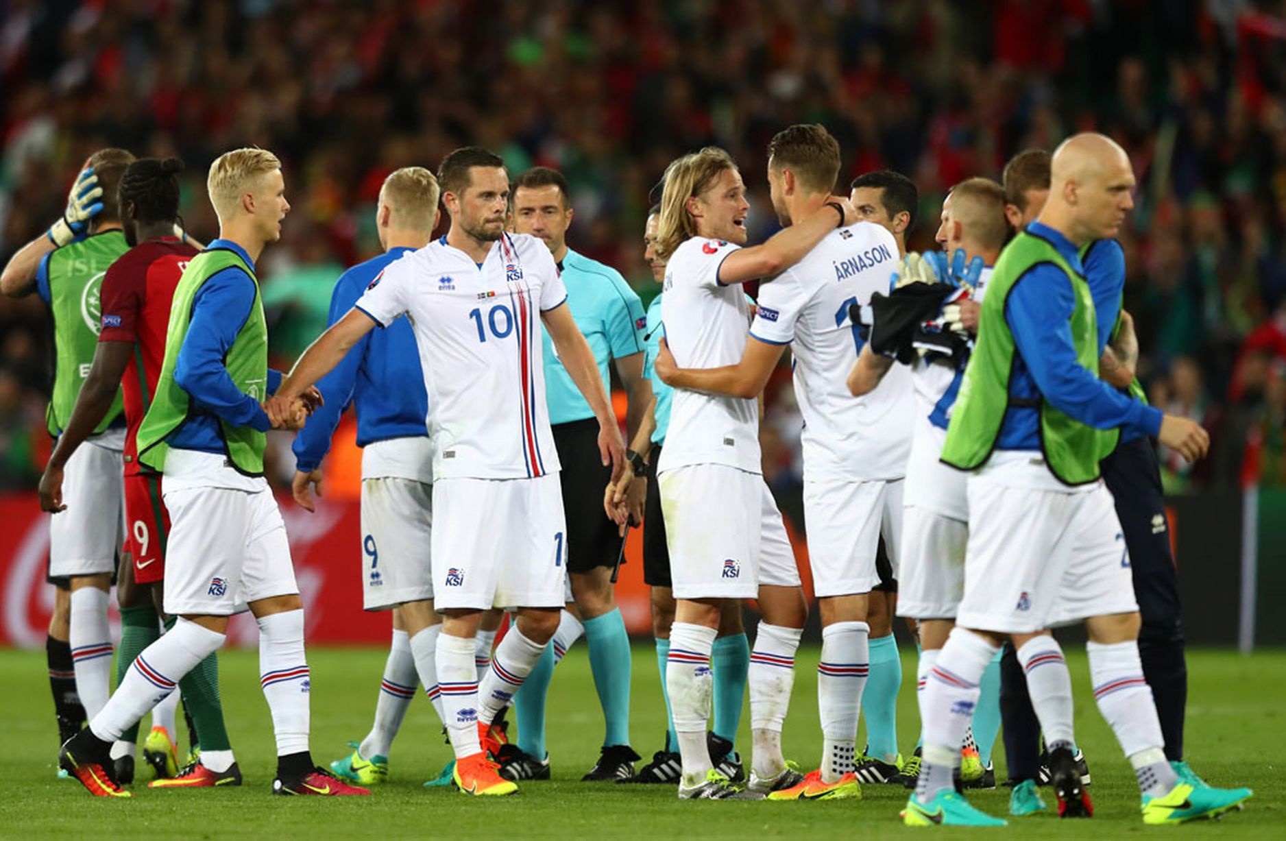 Ronaldo bat luc anh 13