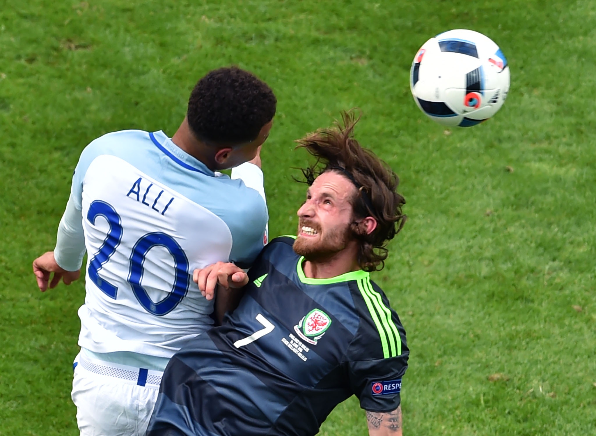 Cham diem Anh 2-1 Wales anh 22