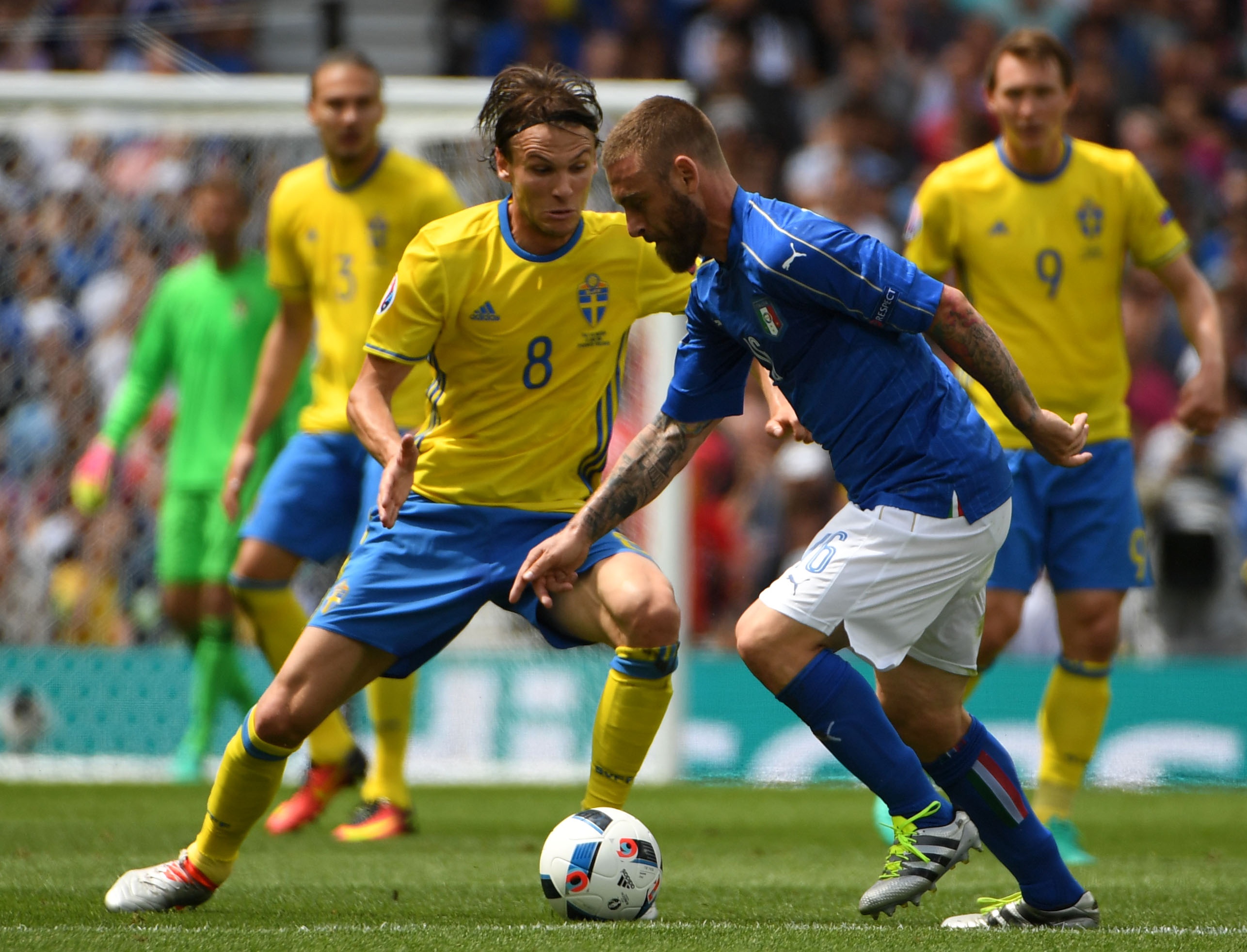 Cham diem Italy 1-0 Thuy Dien anh 6