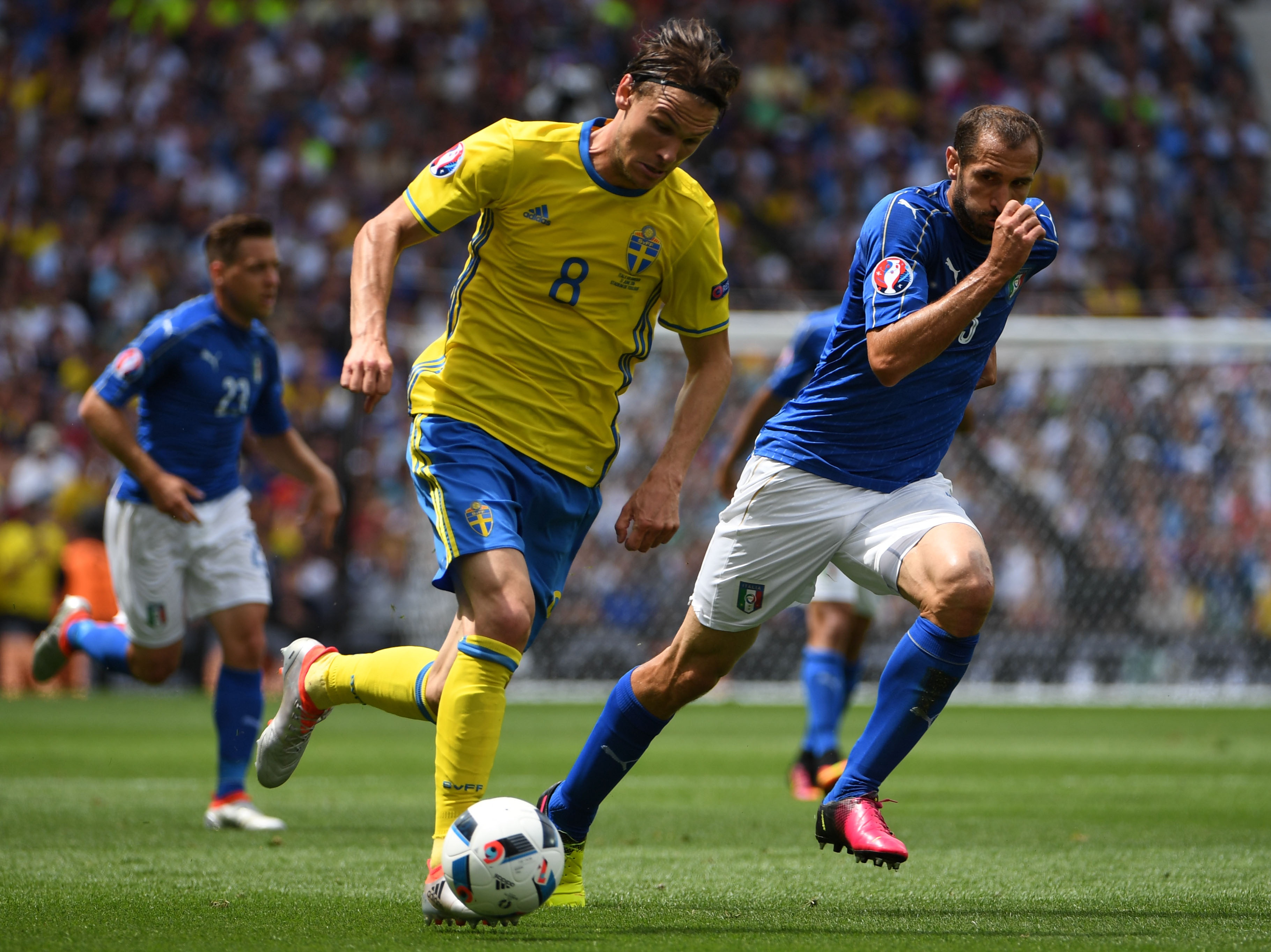 Cham diem Italy 1-0 Thuy Dien anh 19