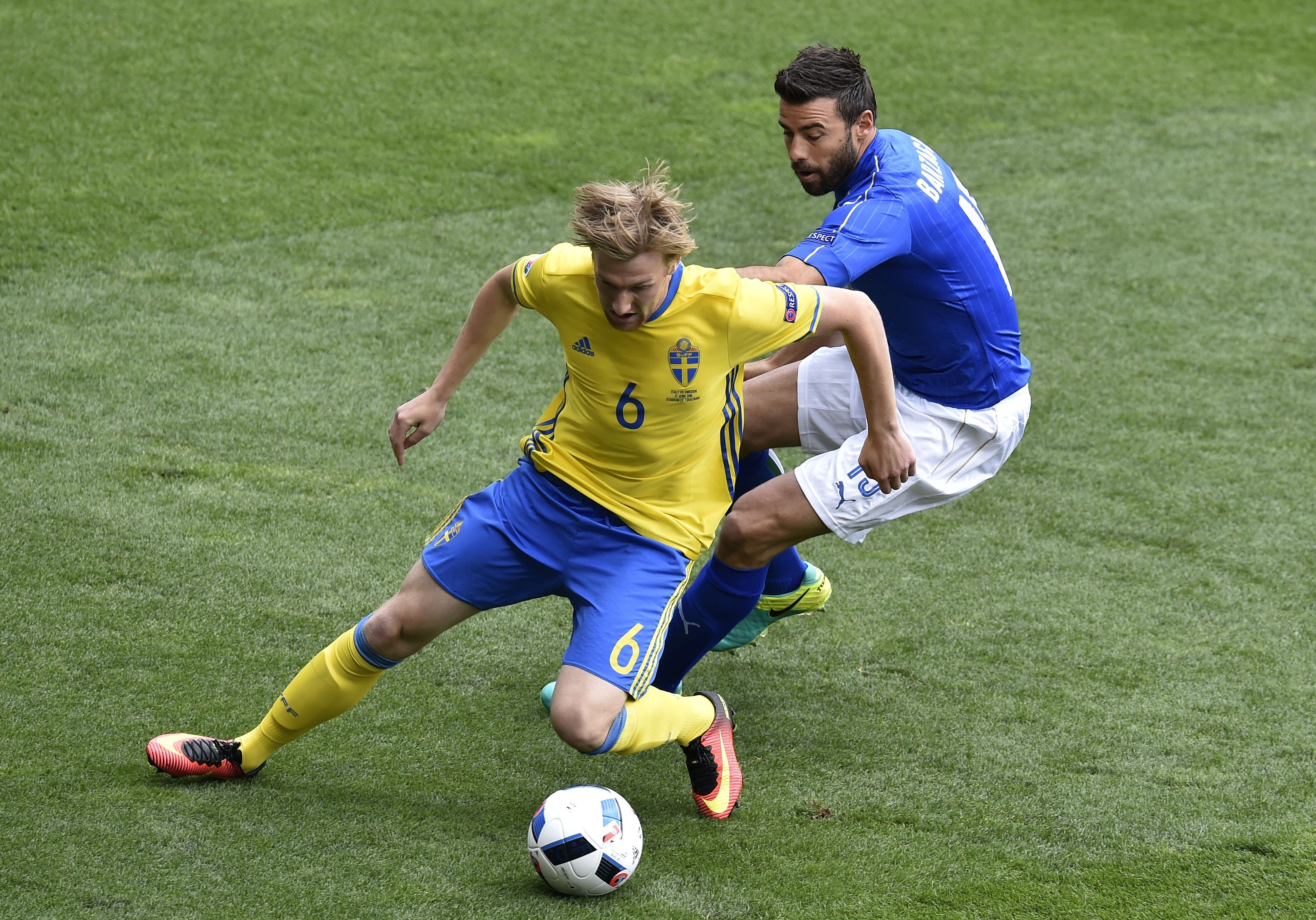 Cham diem Italy 1-0 Thuy Dien anh 21