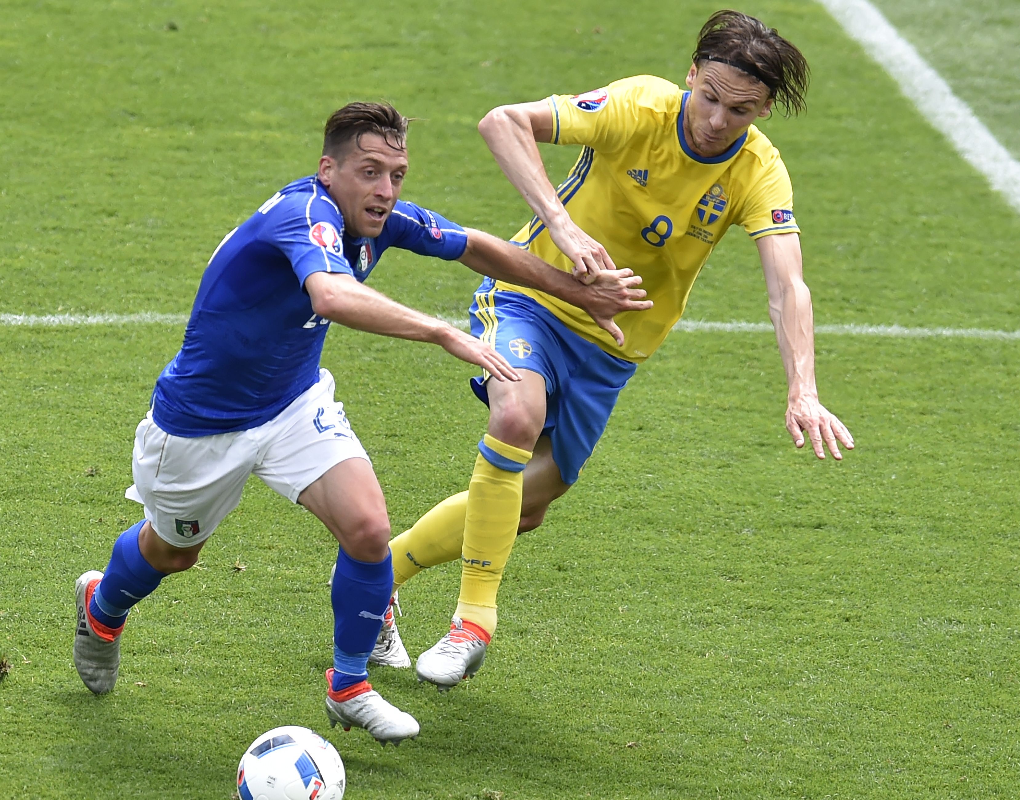 Cham diem Italy 1-0 Thuy Dien anh 10