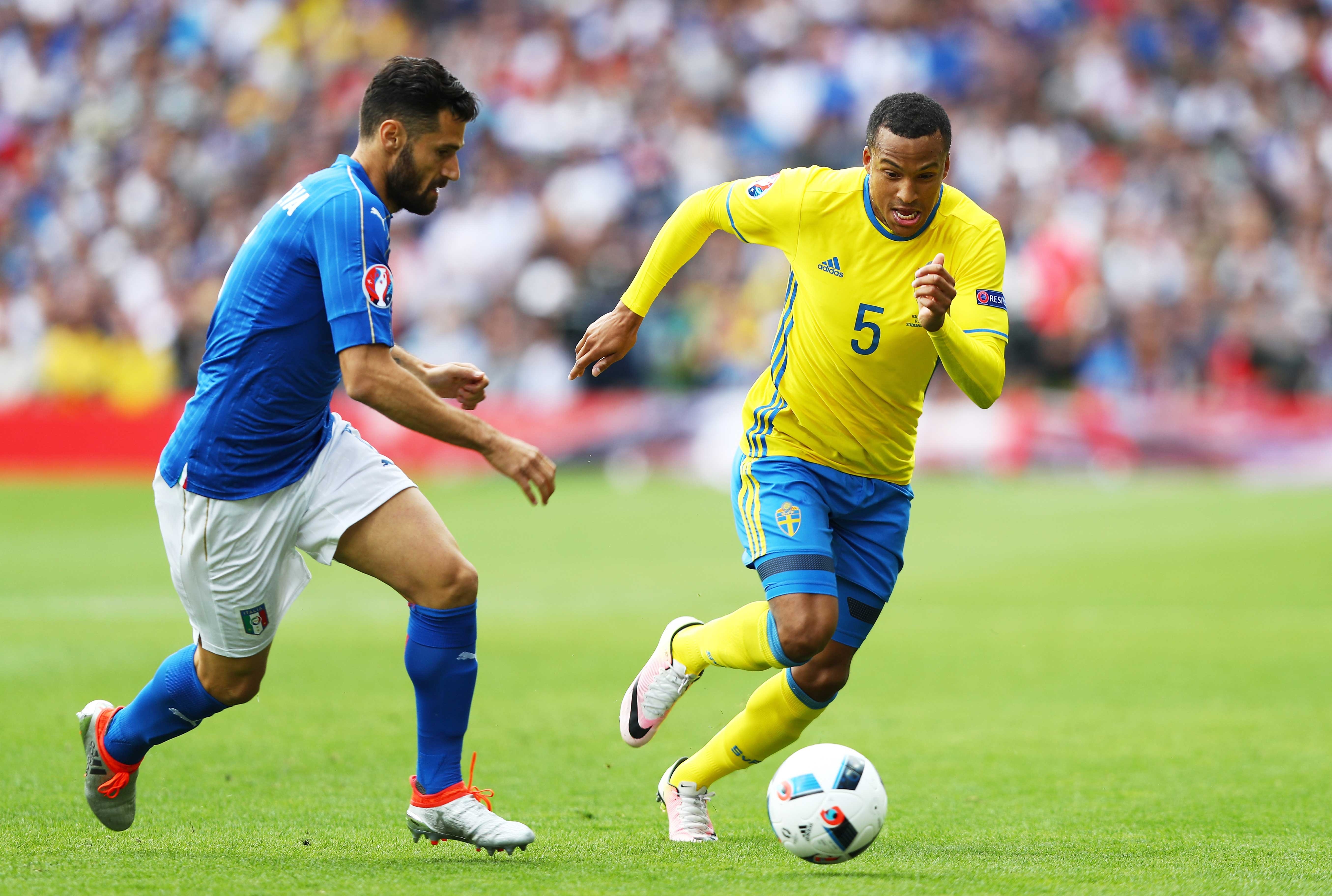 Cham diem Italy 1-0 Thuy Dien anh 17