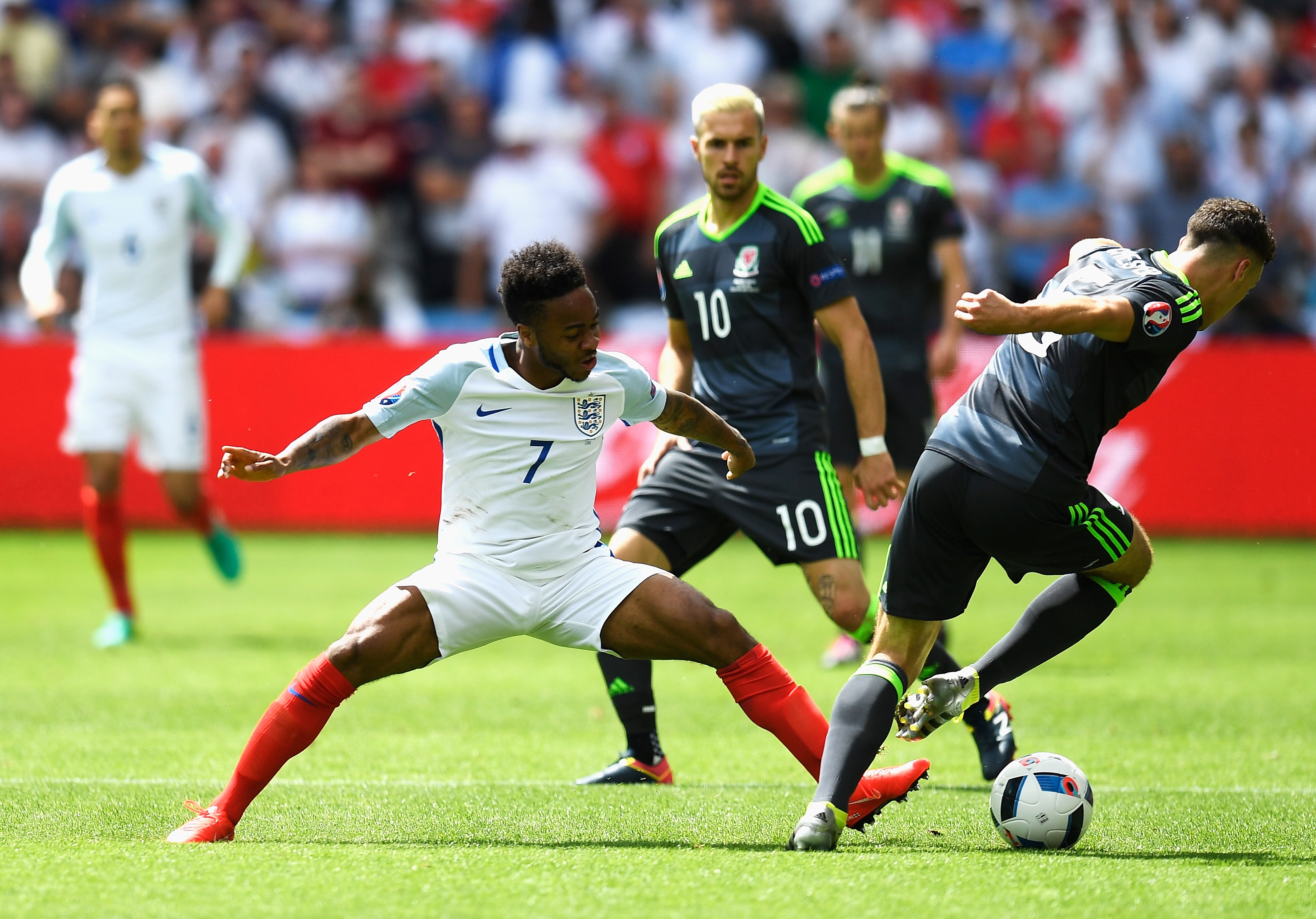 Cham diem Anh 2-1 Wales anh 11