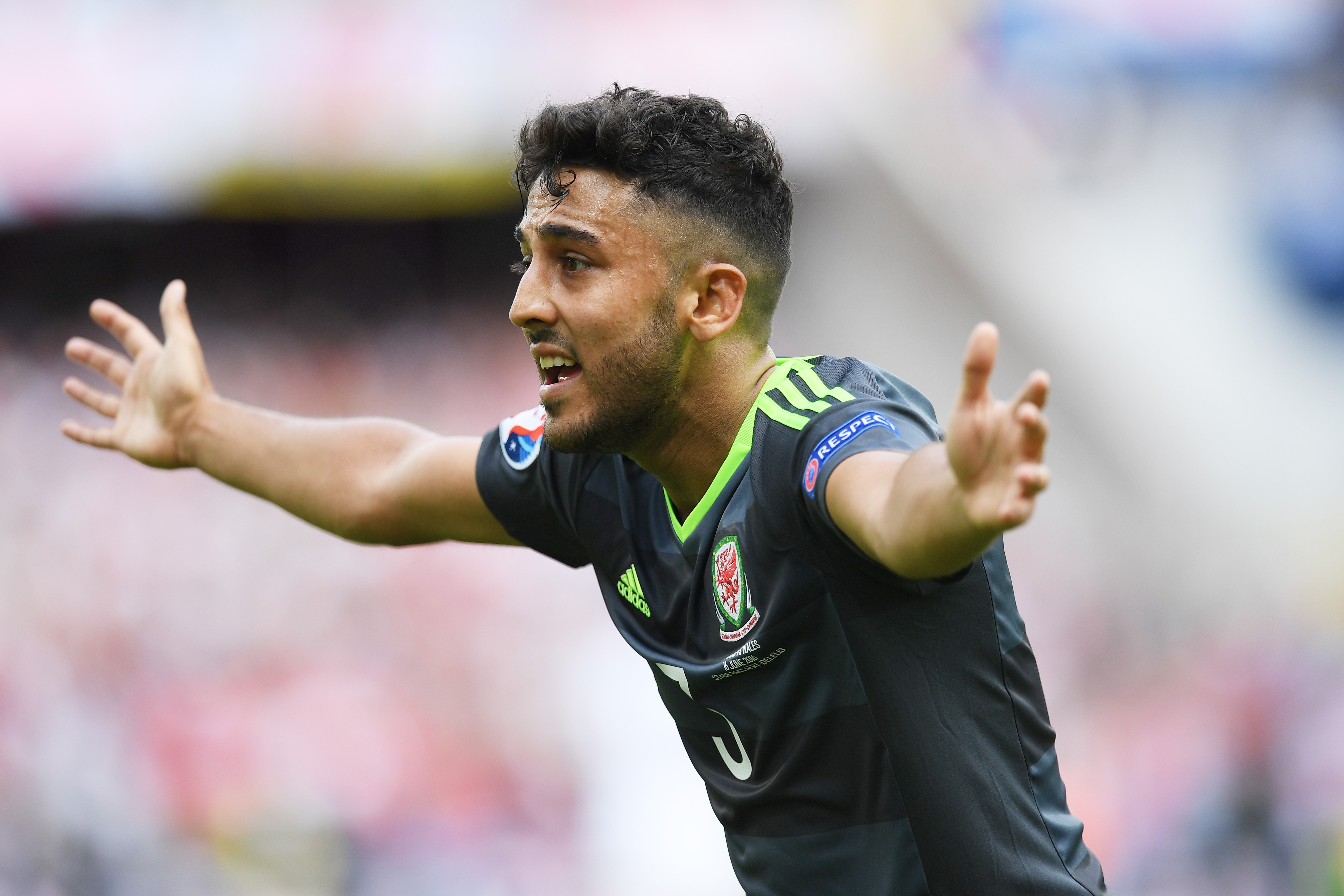 Cham diem Anh 2-1 Wales anh 21