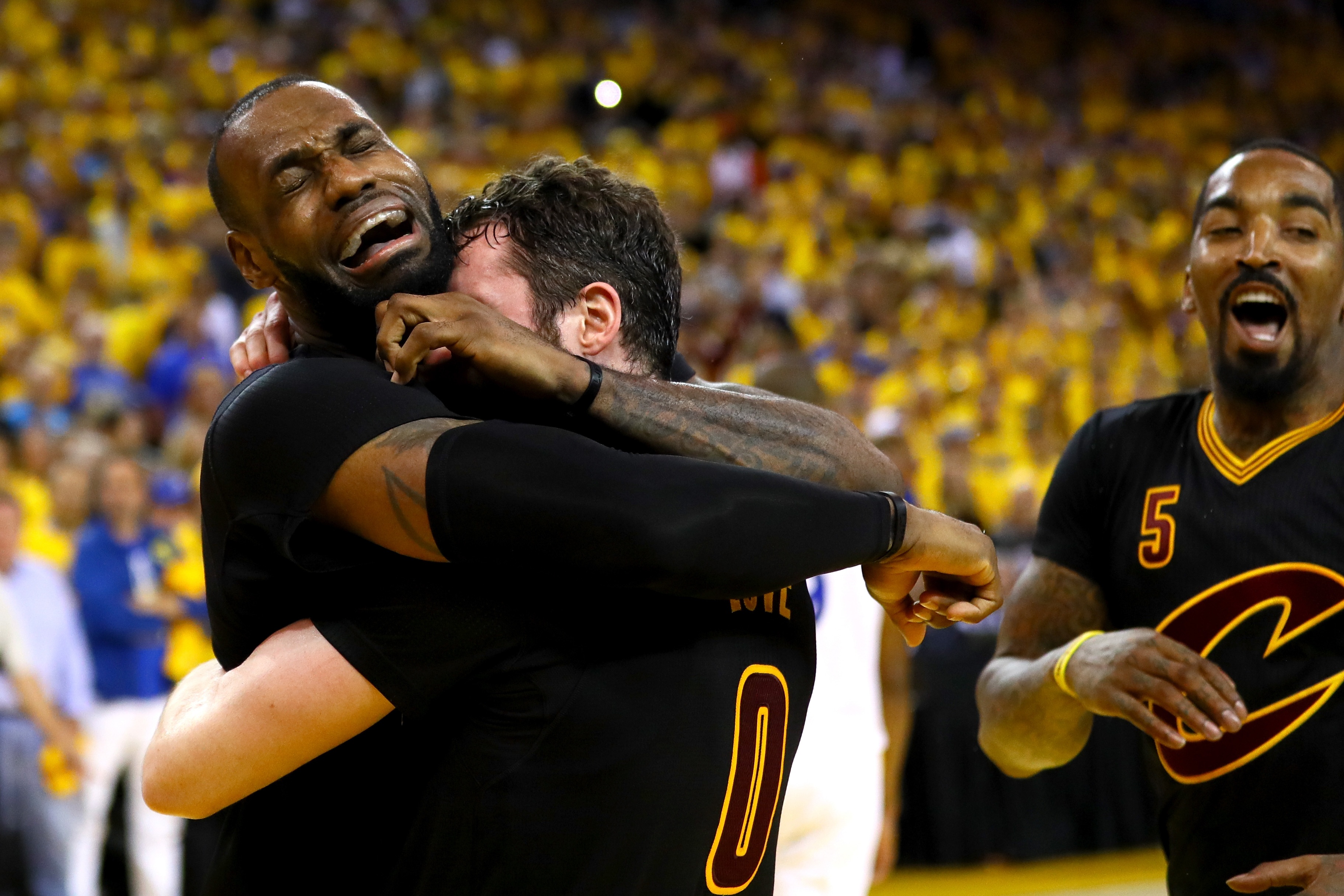 LeBron James òa khóc ảnh 2 LeBron James oa khoc anh 2