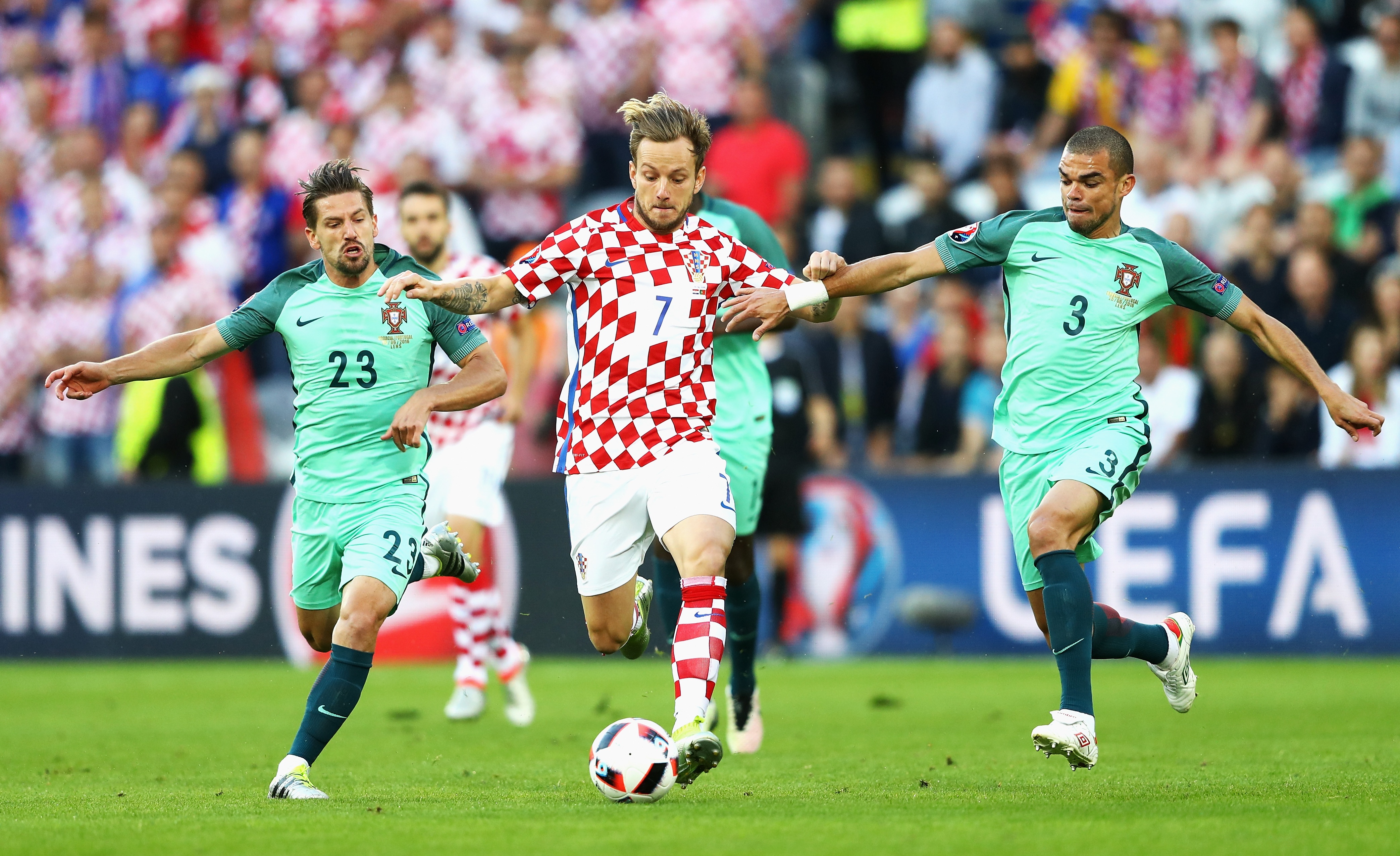 Cham diem Croatia vs Bo Dao Nha anh 10