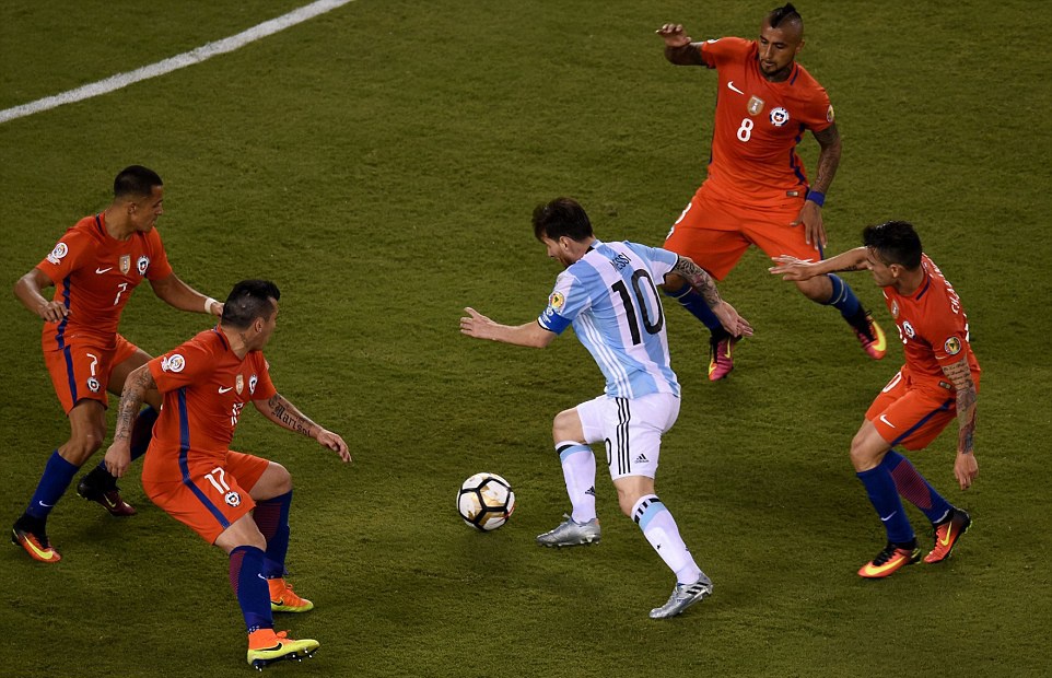 Messi khoc nuc no anh 11