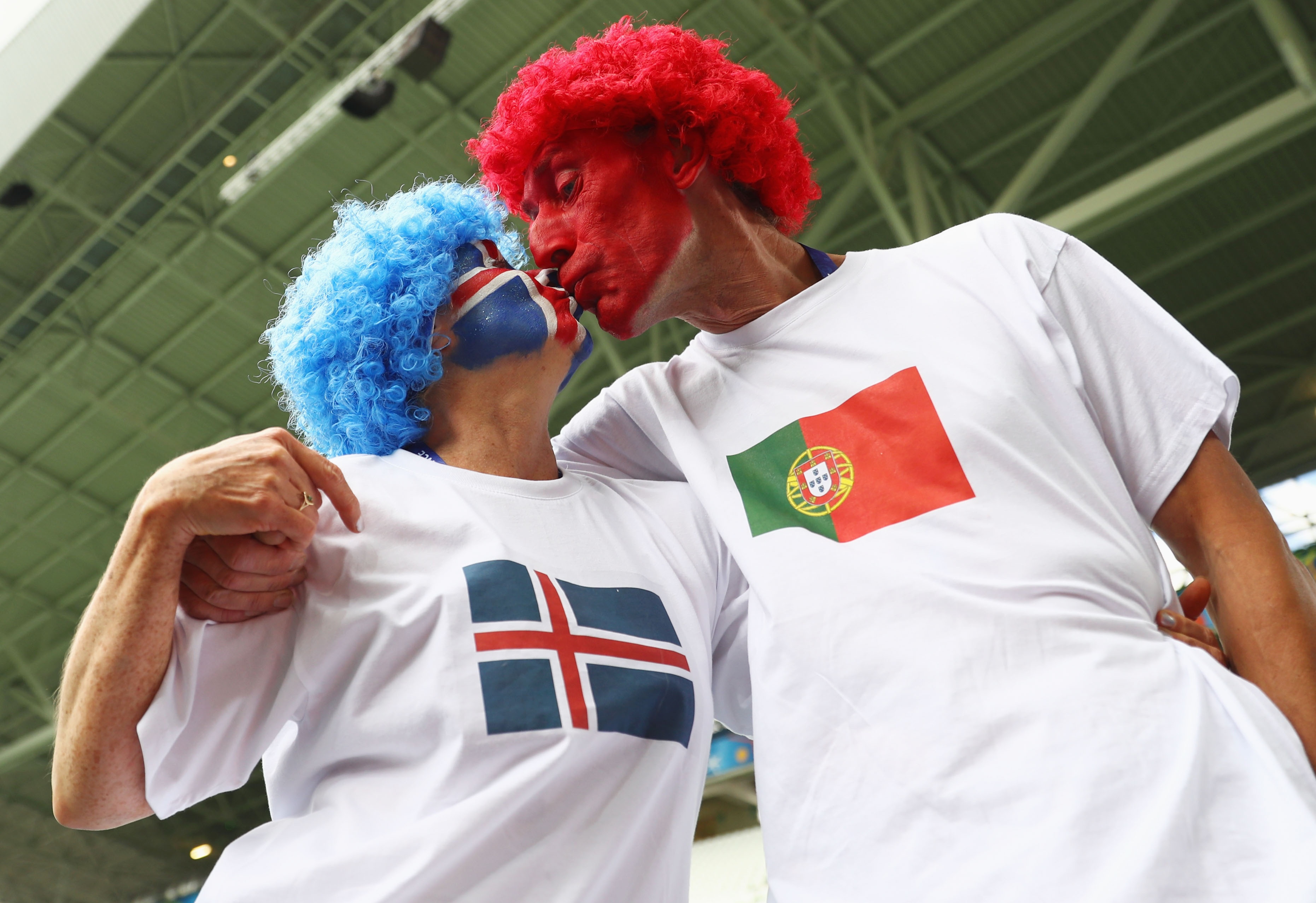 Muon kieu nu hon tai Euro 2016 anh 14