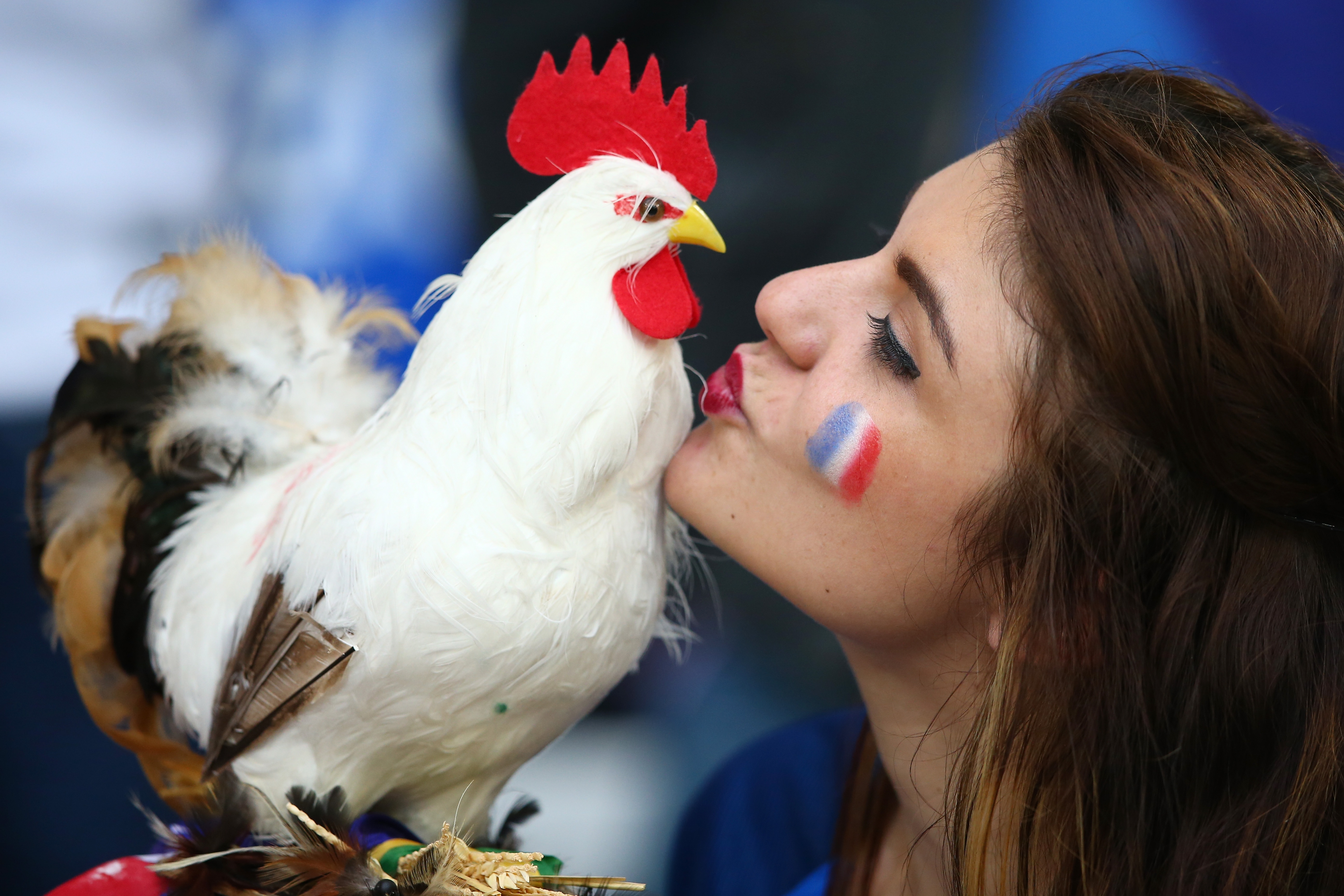 Muon kieu nu hon tai Euro 2016 anh 15