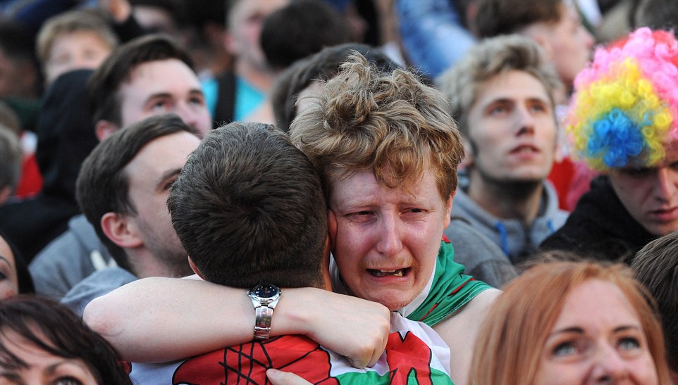 Bale va dong doi an mung anh 11