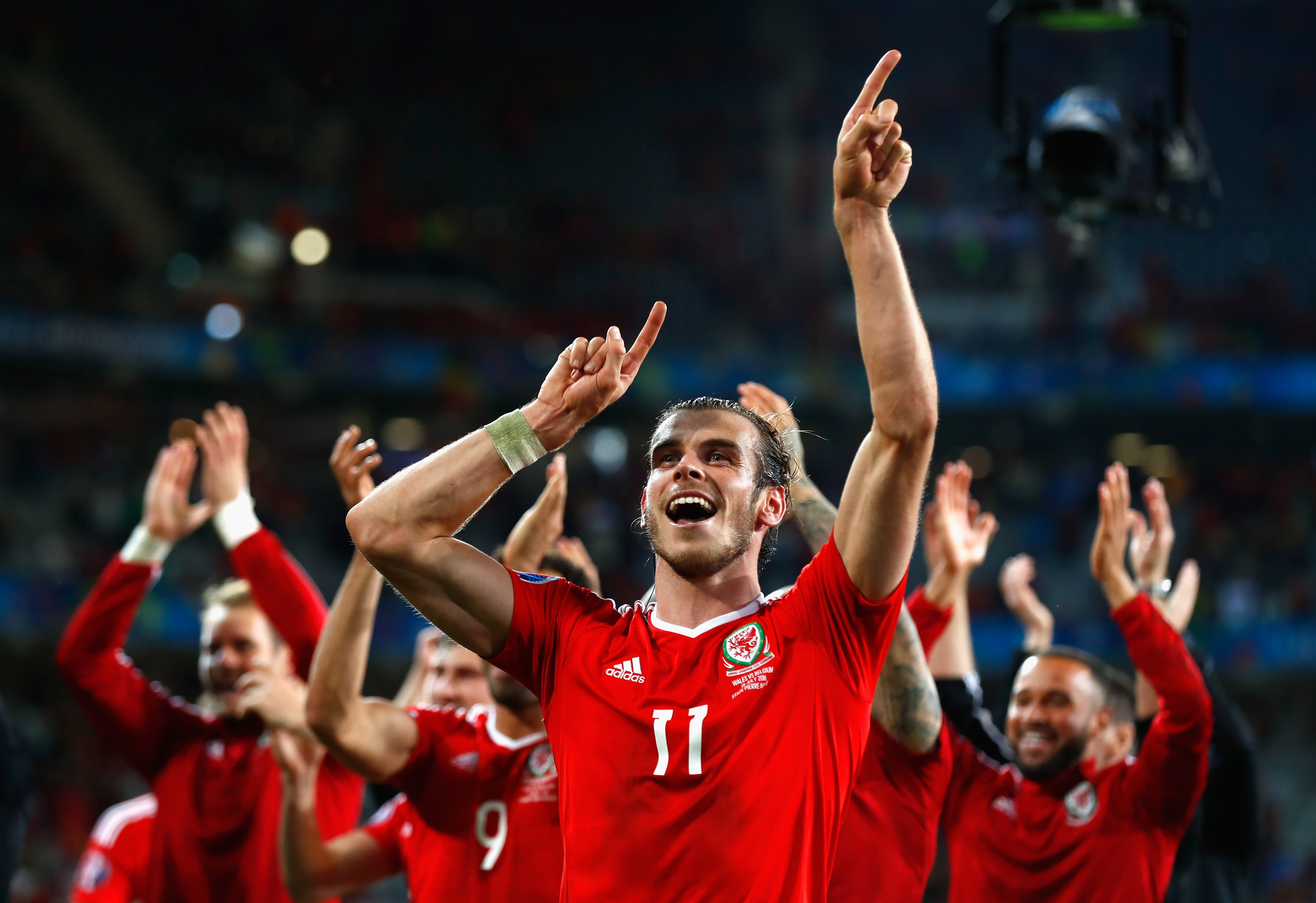 Bale va dong doi an mung anh 7