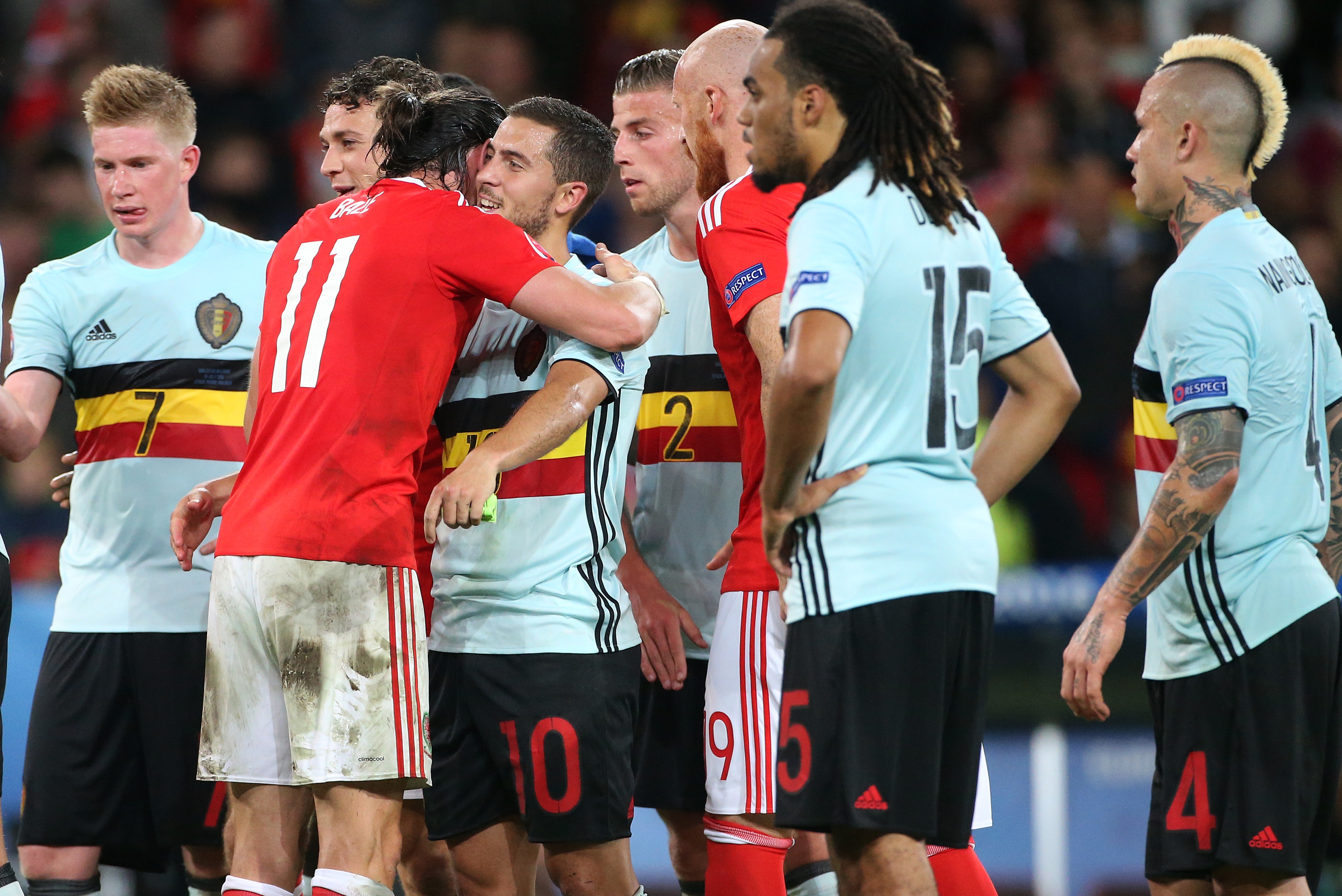 Bale va dong doi an mung anh 13