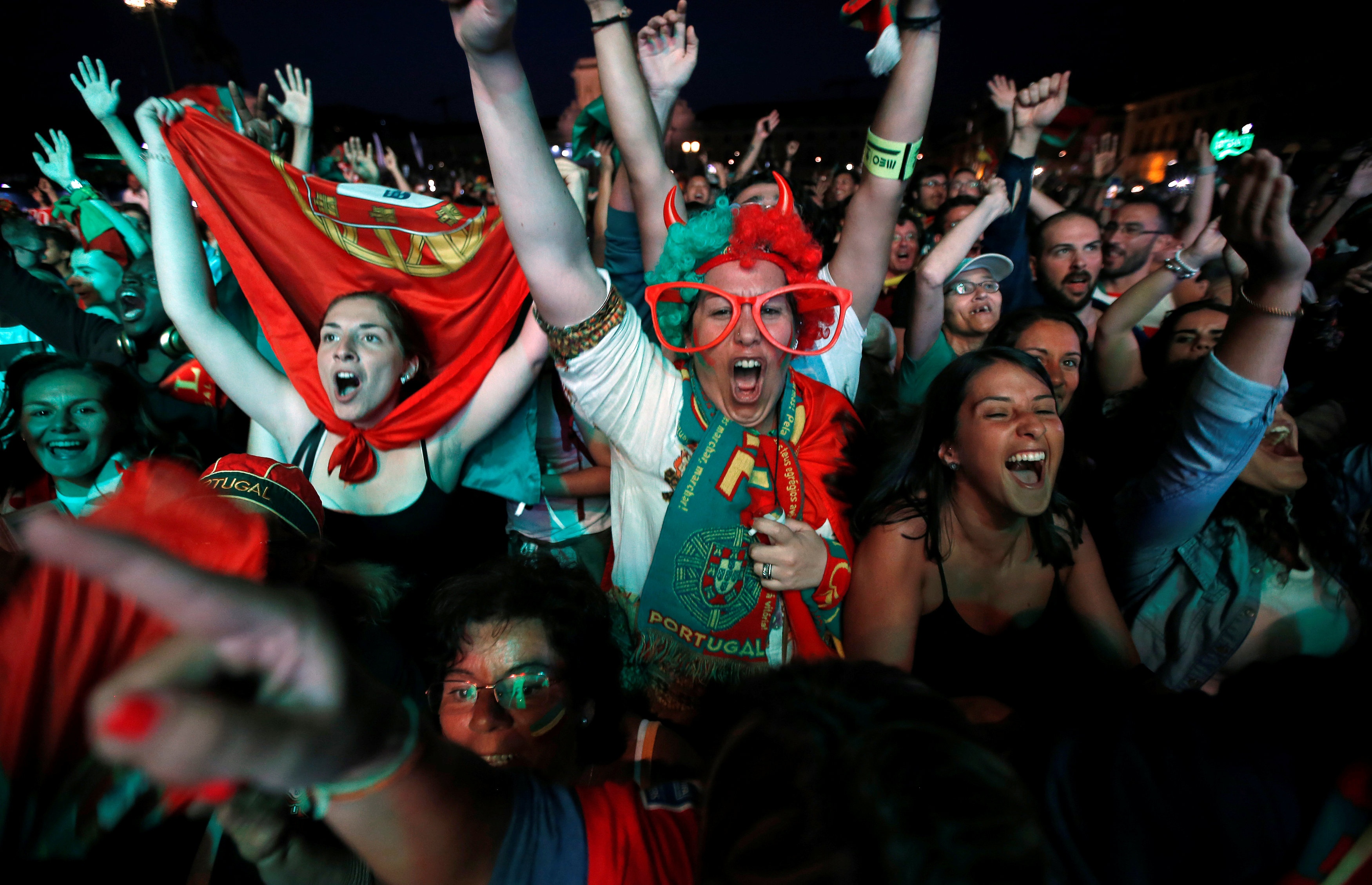 CDV Bo Dao Nha an mung chien thang o Lisbon hinh anh