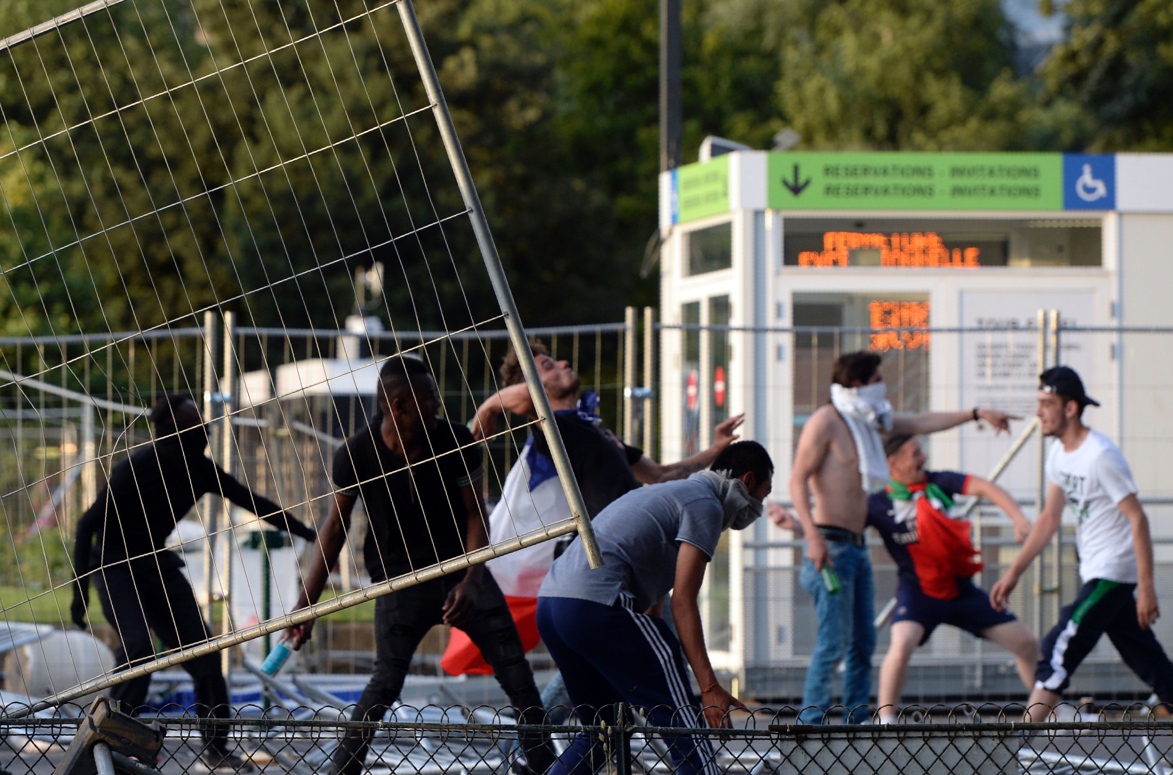 Bạo loạn tại Paris ảnh 10 Bao loan tai Paris anh 10