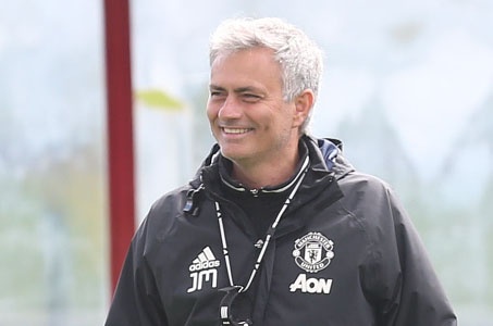 ‘Mourinho phai dung phep thuat, MU moi co the vo dich’ hinh anh