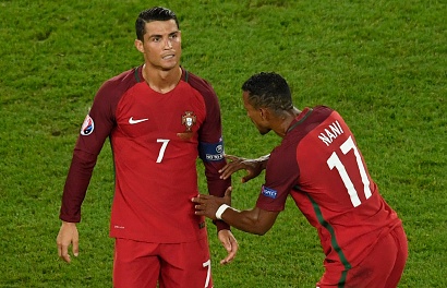 Ronaldo la ly do Nani quyet gia nhap Valencia hinh anh