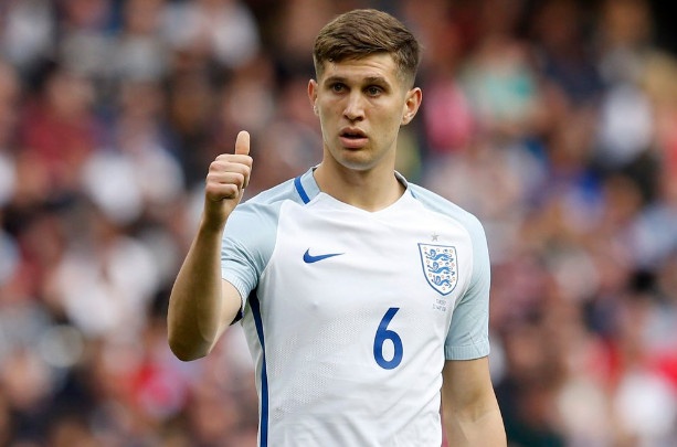 Chuyen nhuong 20/7: MU gia nhap cuoc dua gianh John Stones hinh anh