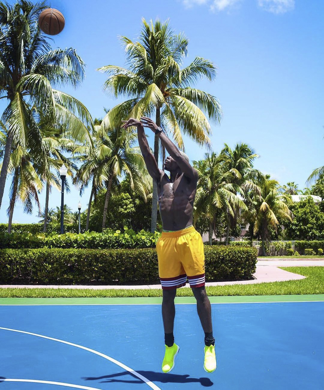 Ronaldo đọ bụng sáu múi ảnh 8 Ronaldo do bung sau mui anh 8