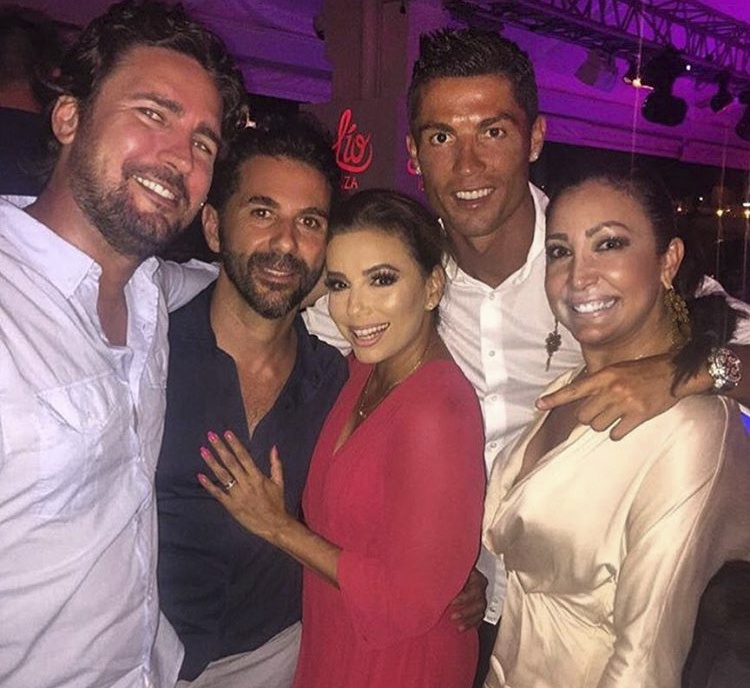 Ronaldo đọ bụng sáu múi ảnh 2 Ronaldo do bung sau mui anh 2