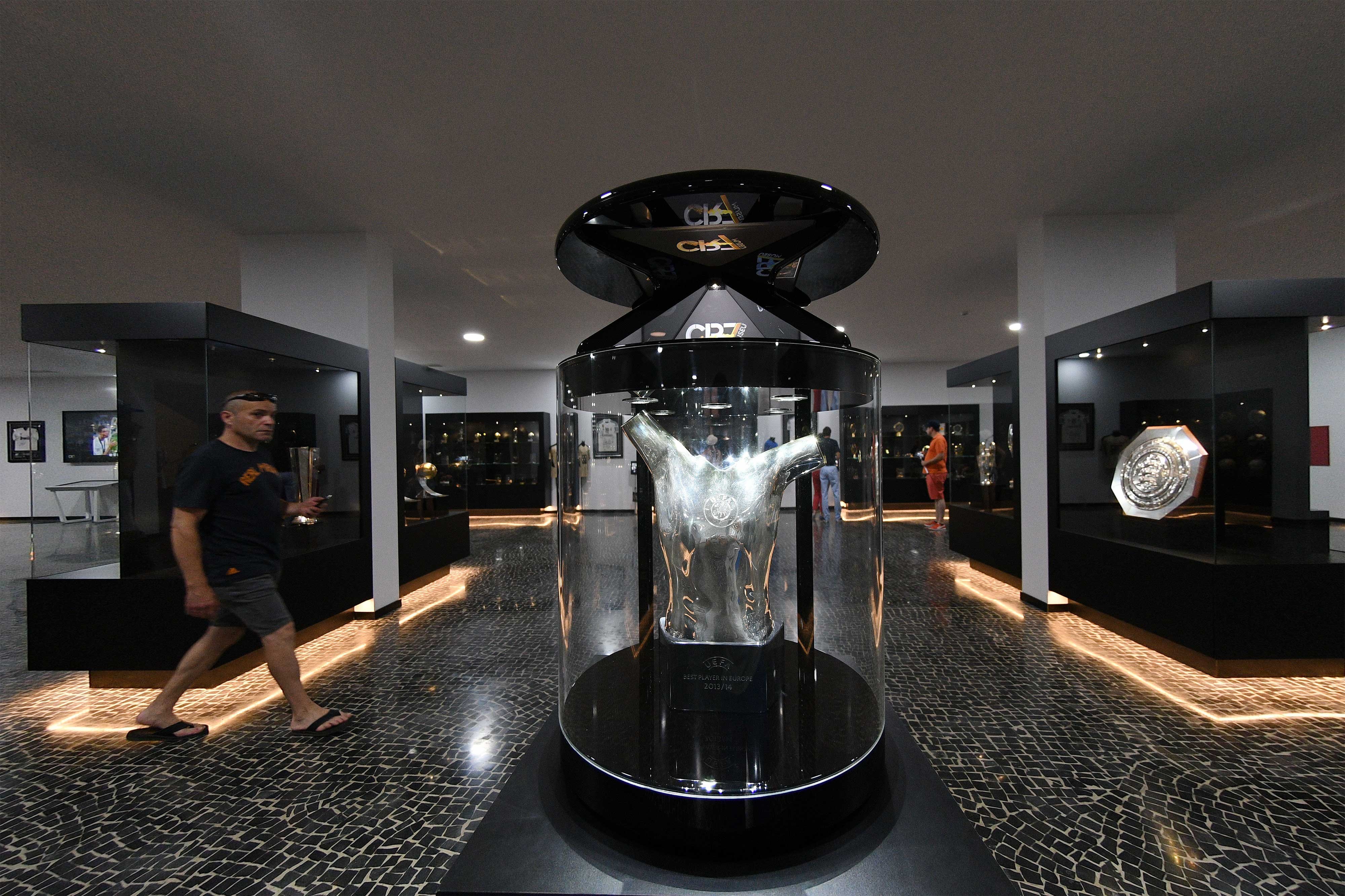 Bao tang moi khai truong cua Ronaldo anh 5