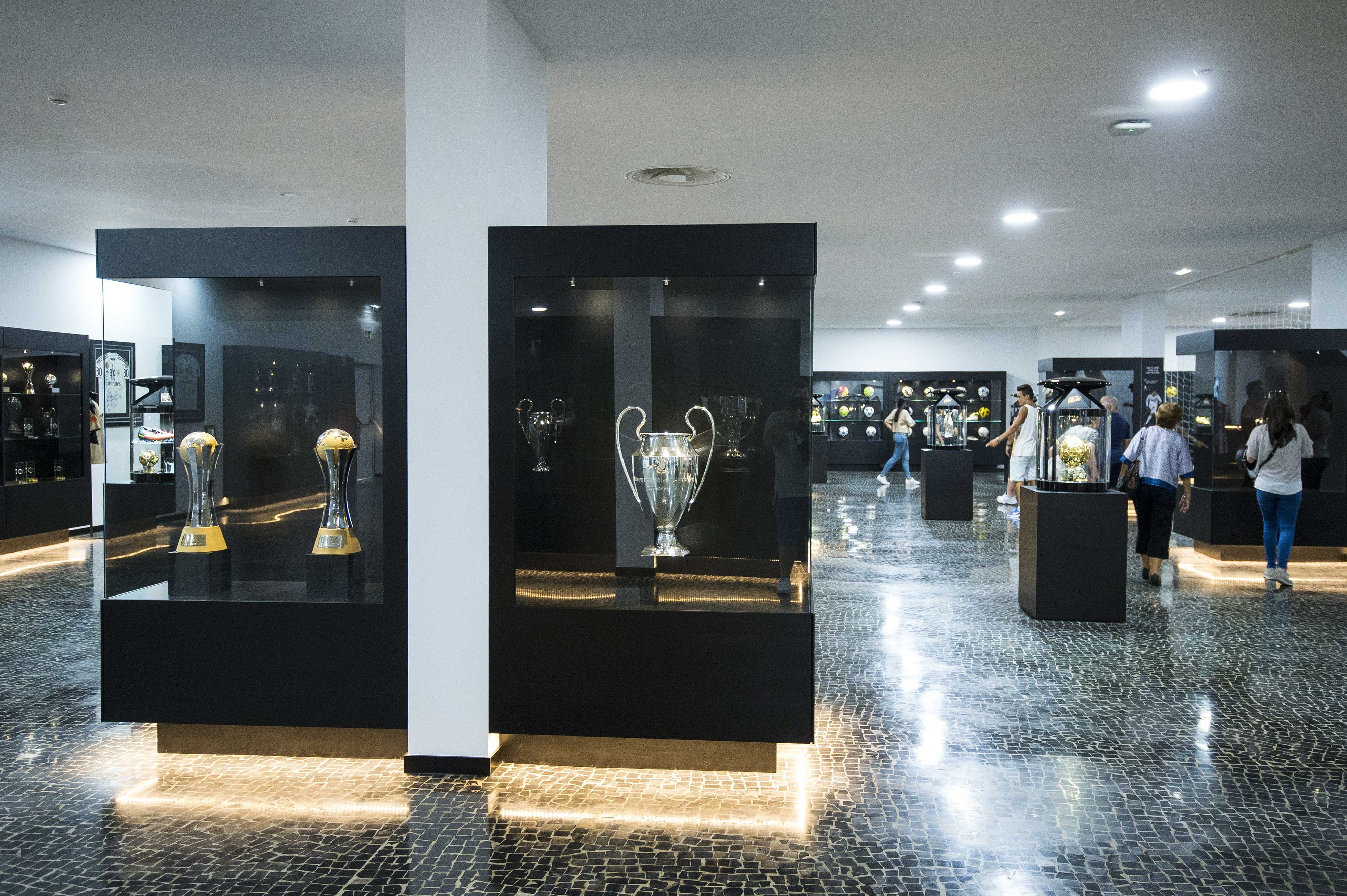 Bao tang moi khai truong cua Ronaldo anh 2