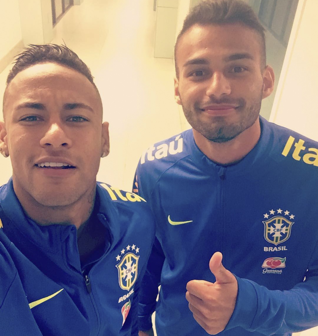 Messi trinh lang kieu toc moi anh 10