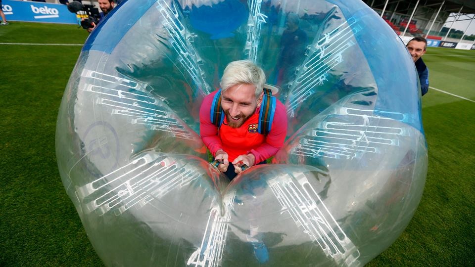 Messi va dan sao Barca huc nhau anh 2