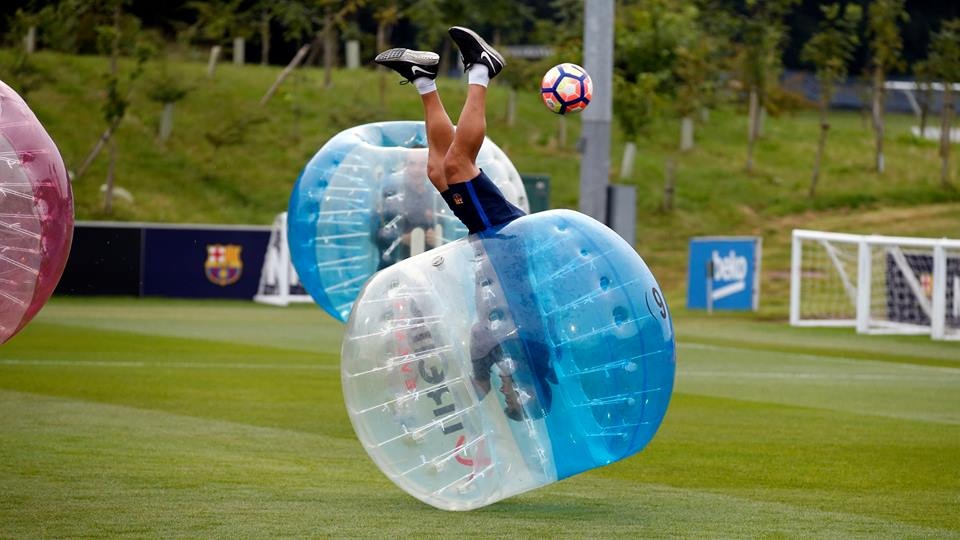 Messi va dan sao Barca huc nhau anh 6