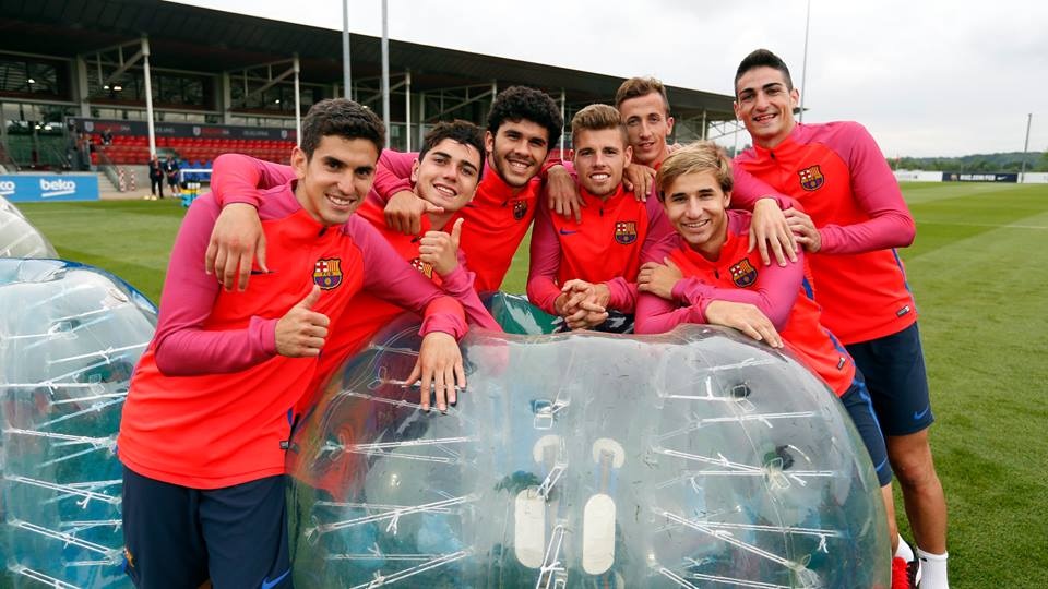 Messi va dan sao Barca huc nhau anh 9