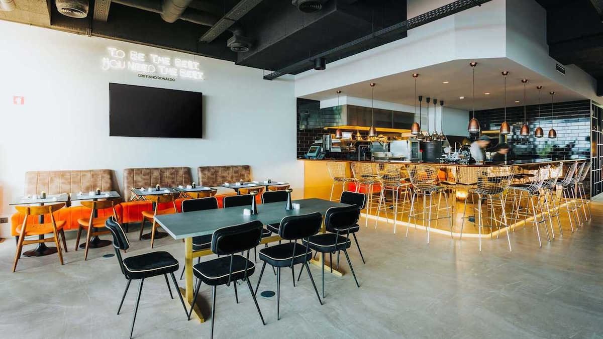 Qua đêm ở khách sạn của Ronaldo ảnh 9 Qua dem o khach san cua Ronaldo anh 9