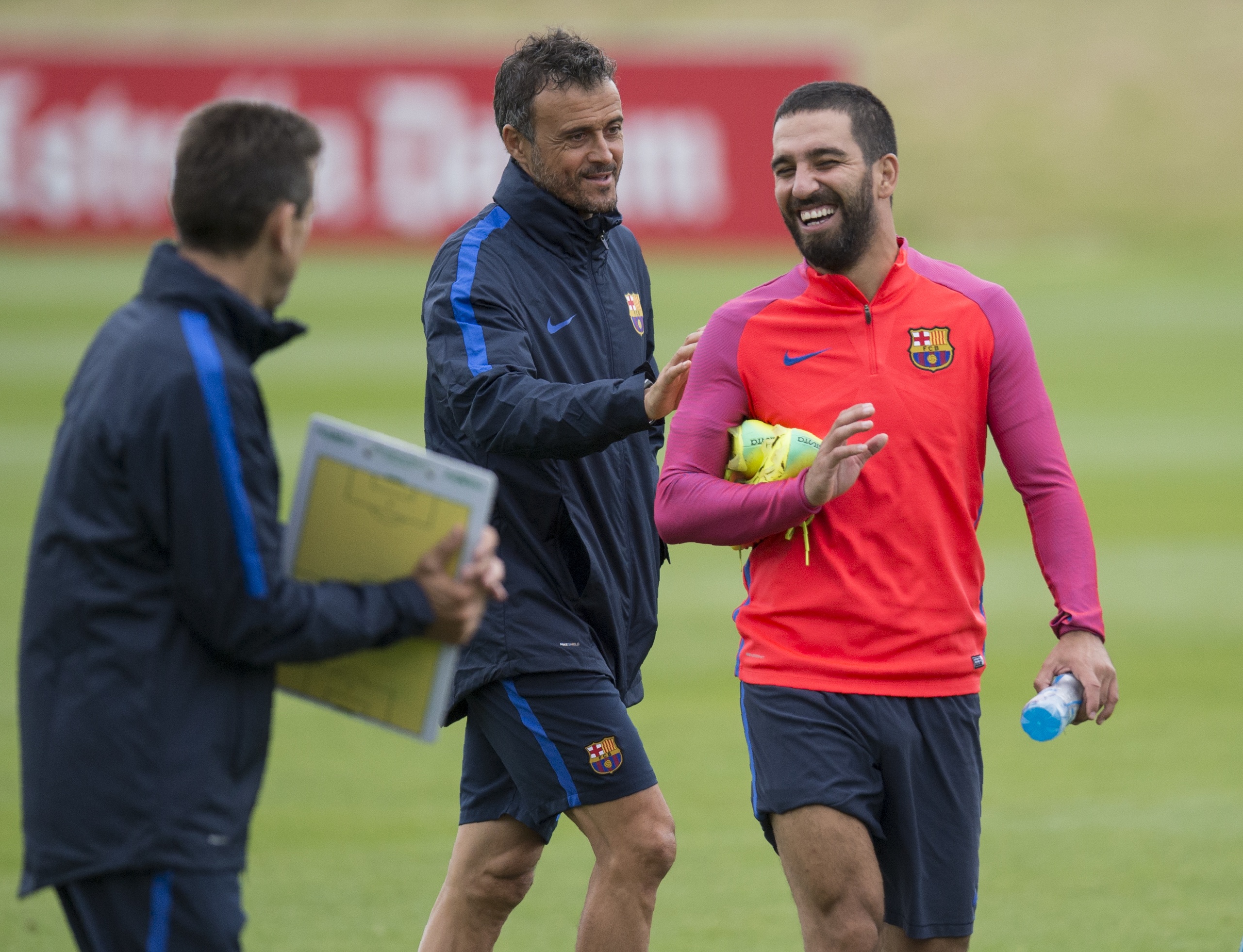 Messi va dan sao Barca huc nhau anh 14