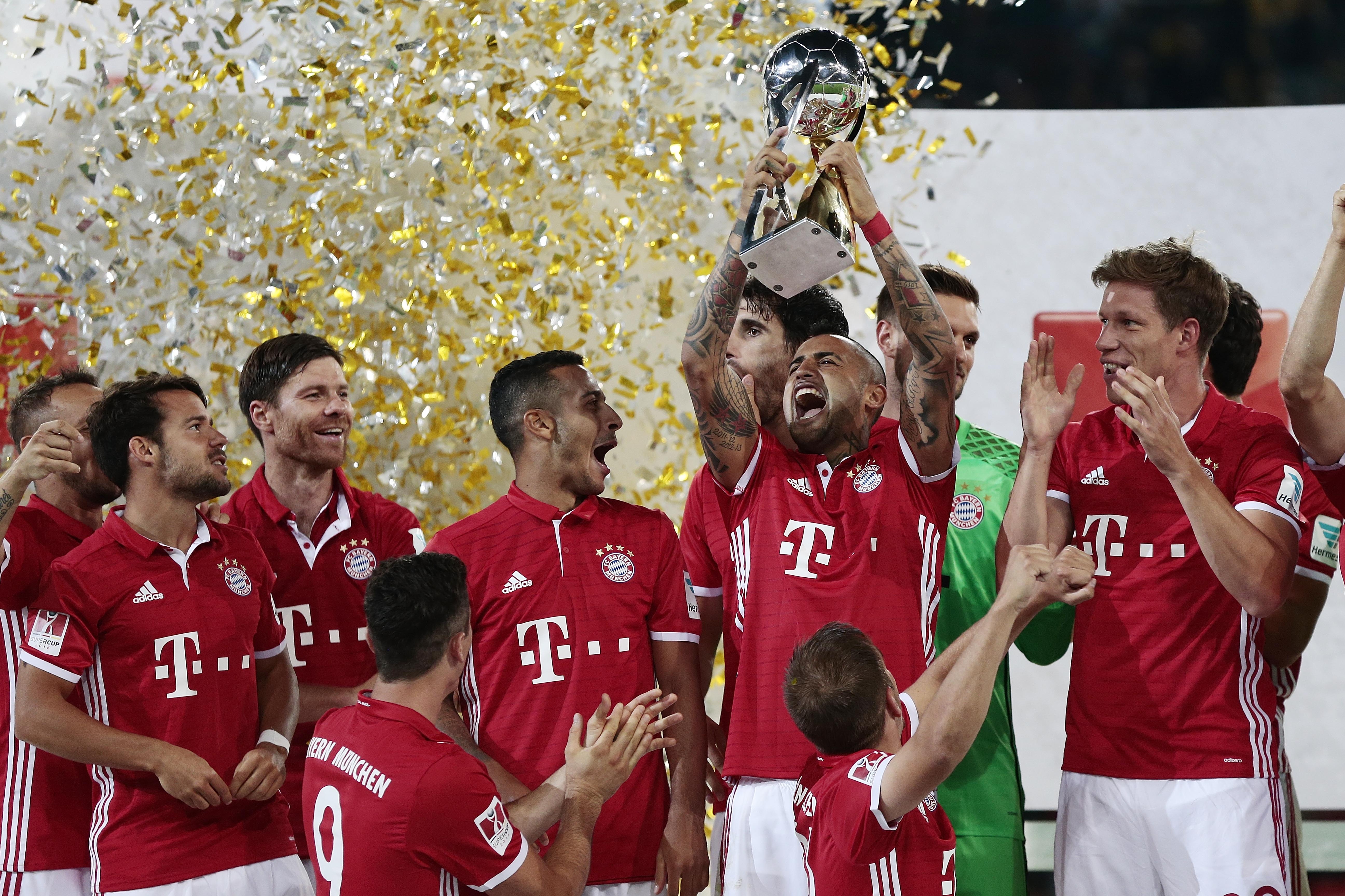Ancelotti gianh chiec cup dau tien cung Bayern hinh anh