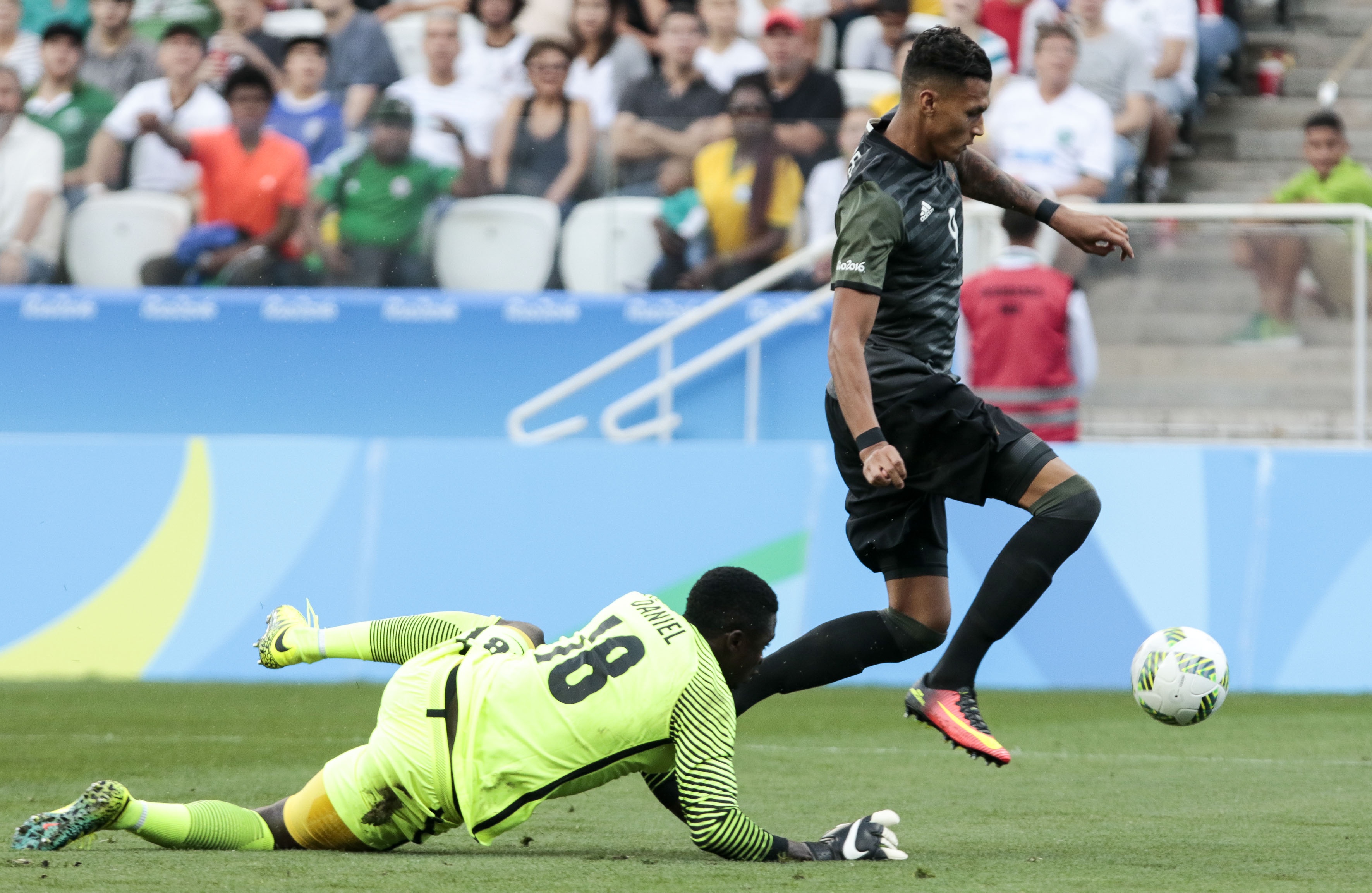 Đức thắng thuyết phục Nigeria ảnh 7 Duc thang thuyet phuc Nigeria anh 7