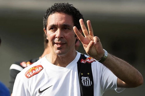 Chuyen nhuong 26/8: MU thau nap nguoi cu cua Arsenal hinh anh