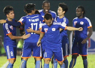 Thang HAGL 3-1, Than Quang Ninh vuon len chiem ngoi dau hinh anh