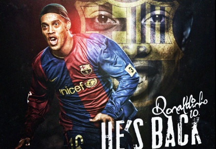 Ronaldinho tro lai Barca tren cuong vi moi hinh anh