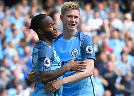 Man City doc chiem ngoi dau sau chien thang dam hinh anh