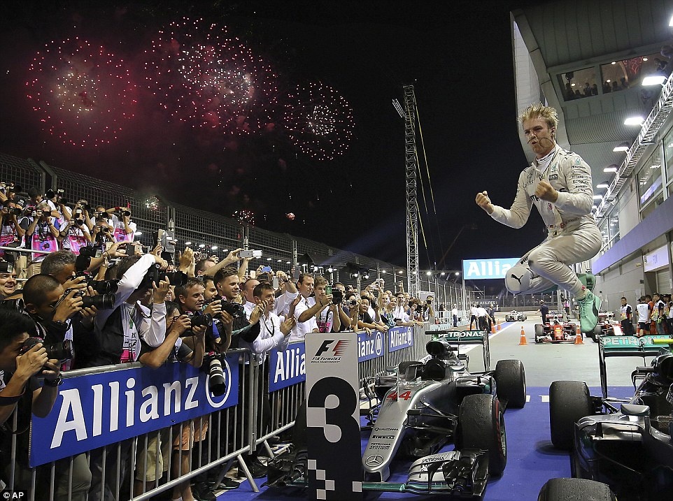 Rosberg đăng quang Singapore GP ảnh 2 Rosberg dang quang Singapore GP anh 2