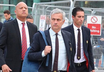 Mourinho va dan sao MU lang le tro ve sau that bai hinh anh