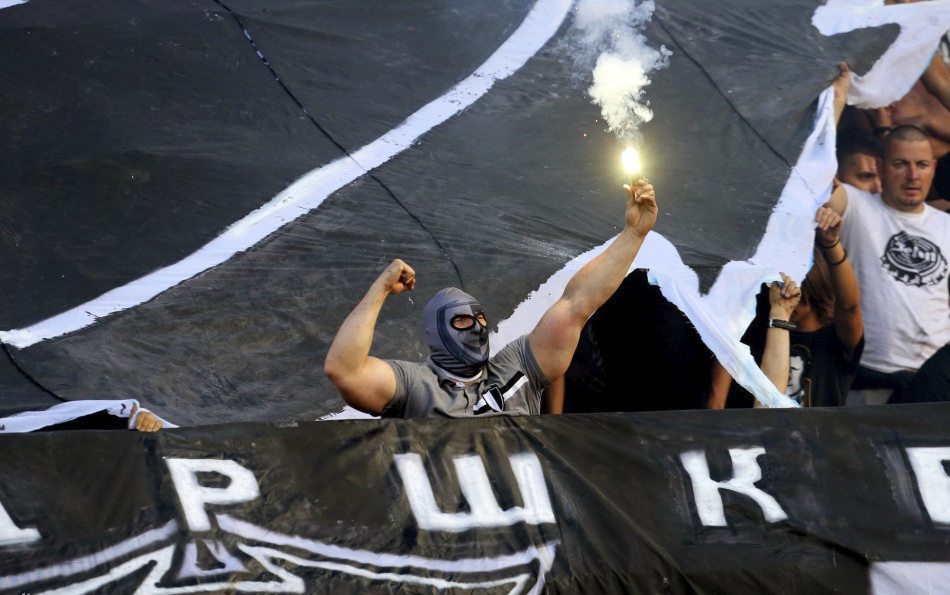 tran derby Serbia anh 3