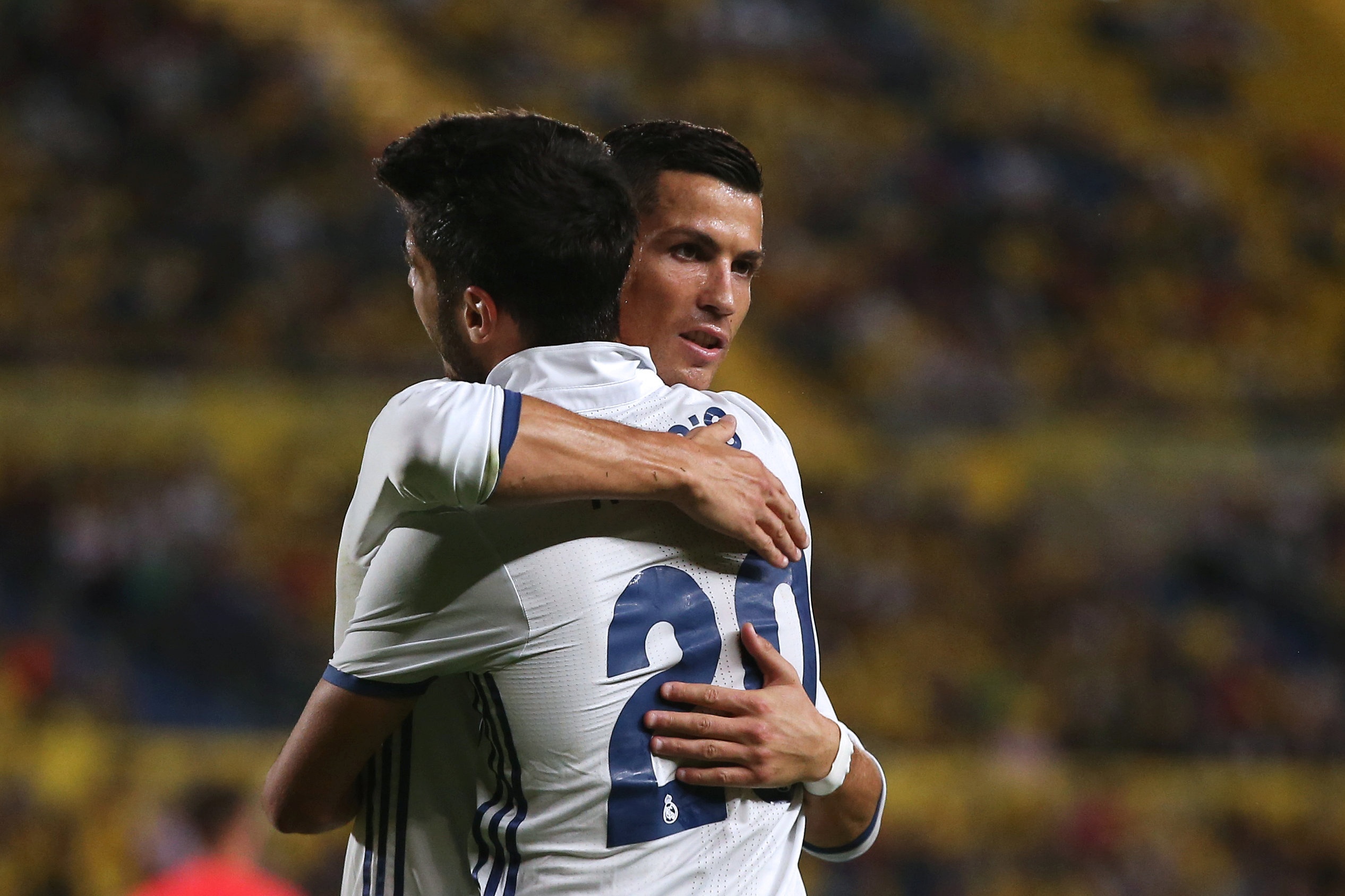 Ronaldo phan ung khi bi thay ra anh 8