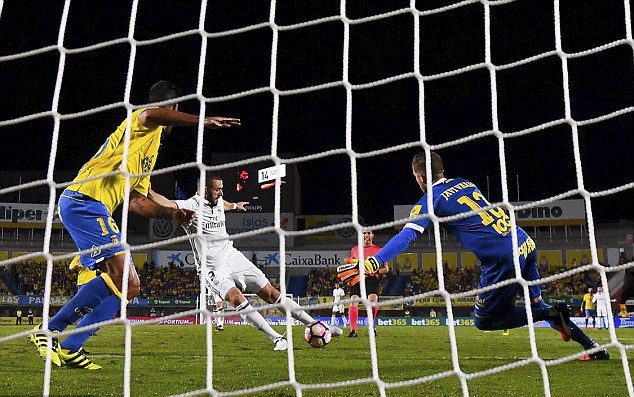 Ronaldo phản ứng khi bị thay ra ảnh 9 Ronaldo phan ung khi bi thay ra anh 9