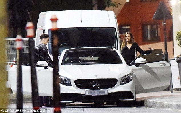 Sao Arsenal hen ho cuu hoa hau anh 4