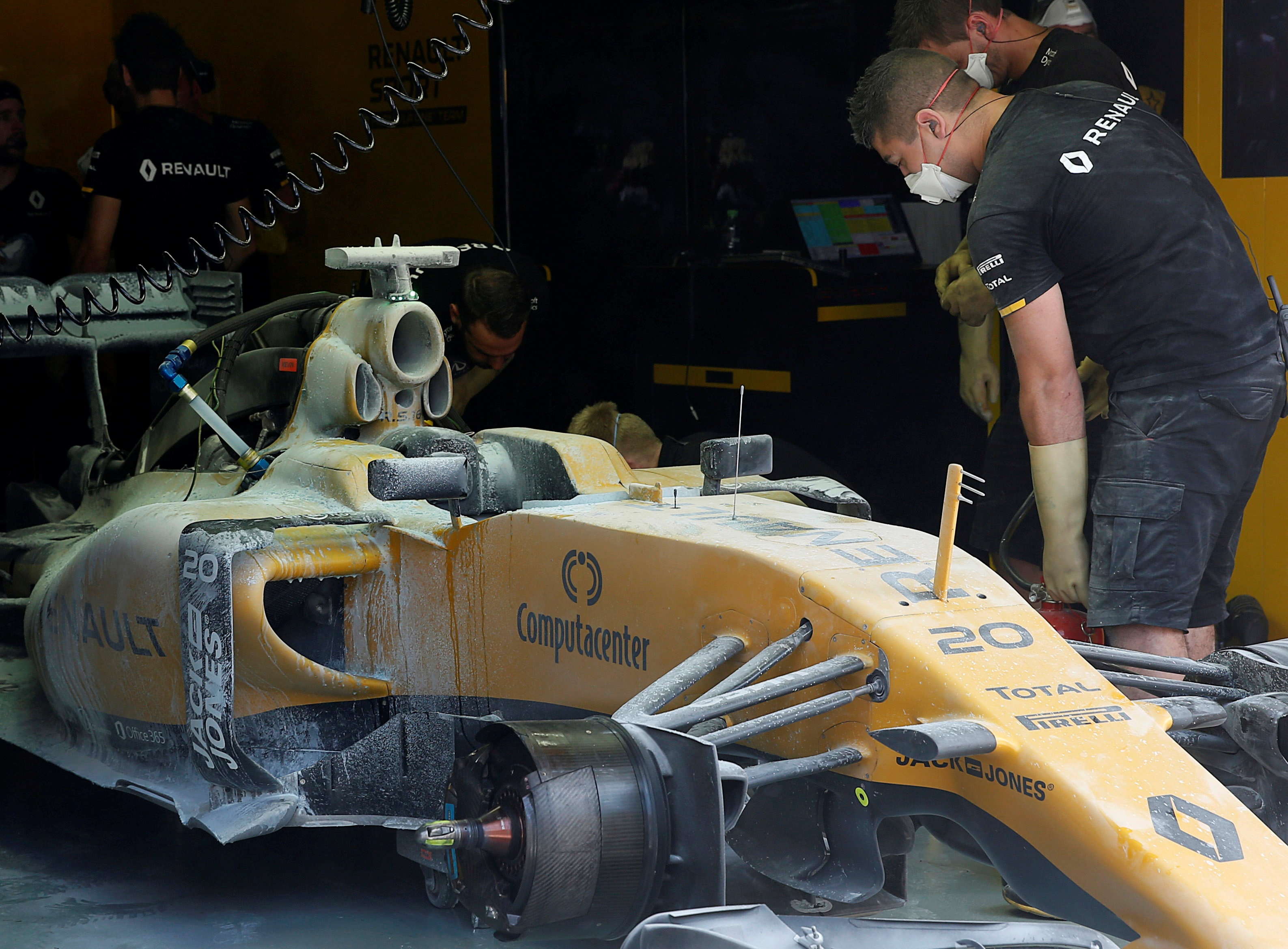 Tay dua F1 kip thoat than anh 7