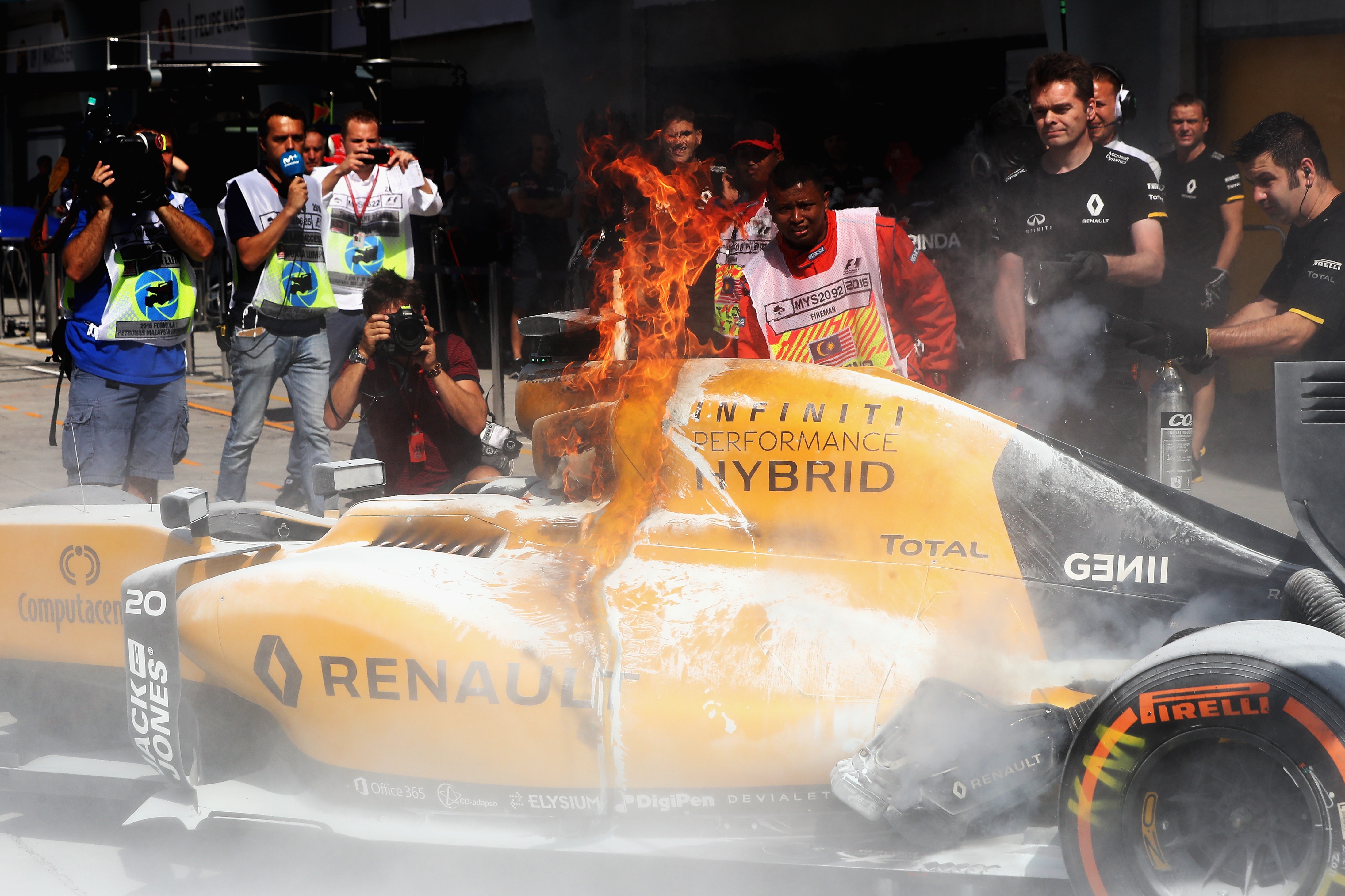 Tay dua F1 kip thoat than anh 3