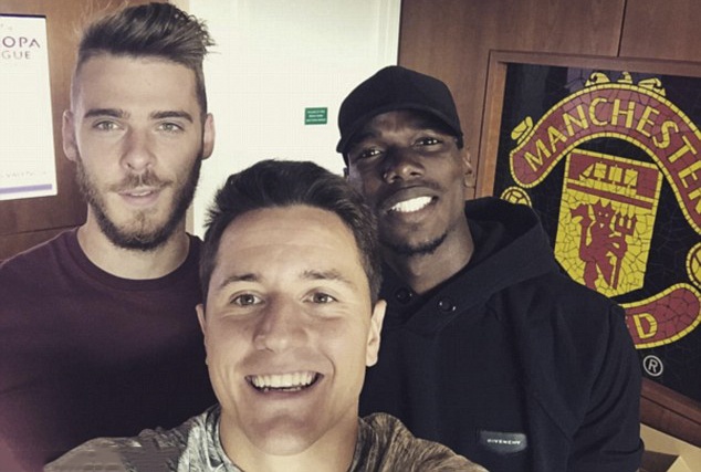 Dan sao MU vui ve luyen tap sau 3 tran toan thang hinh anh